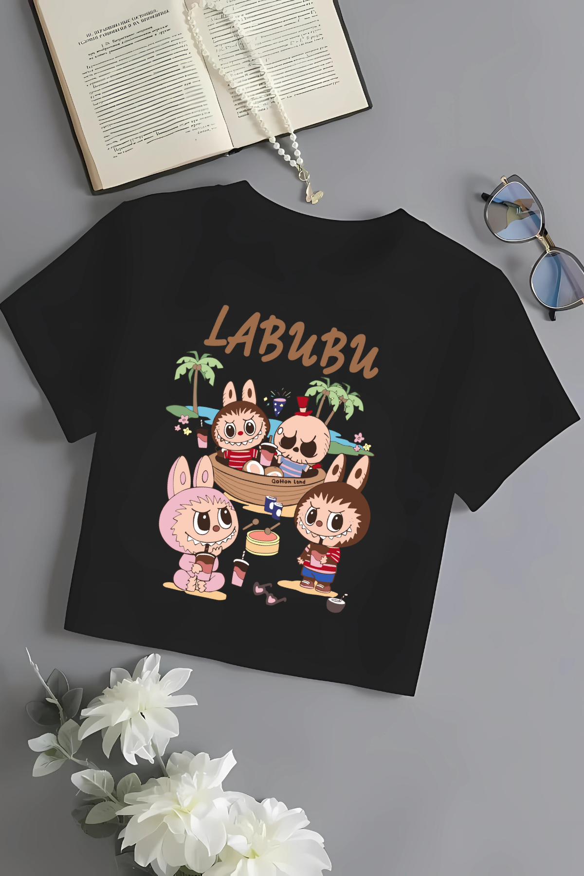 Labubu Beach Baskılı Siyah Crop Dar Kalıp Crop Top