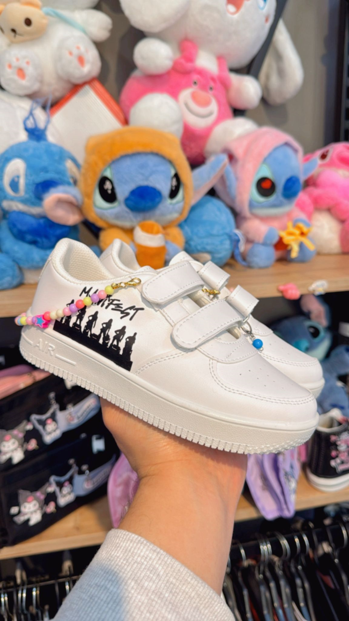 Manifest Baskılı Beyaz Boncuk Ve Halhallı Çırtlı Spor Ayakkabı Sneaker 