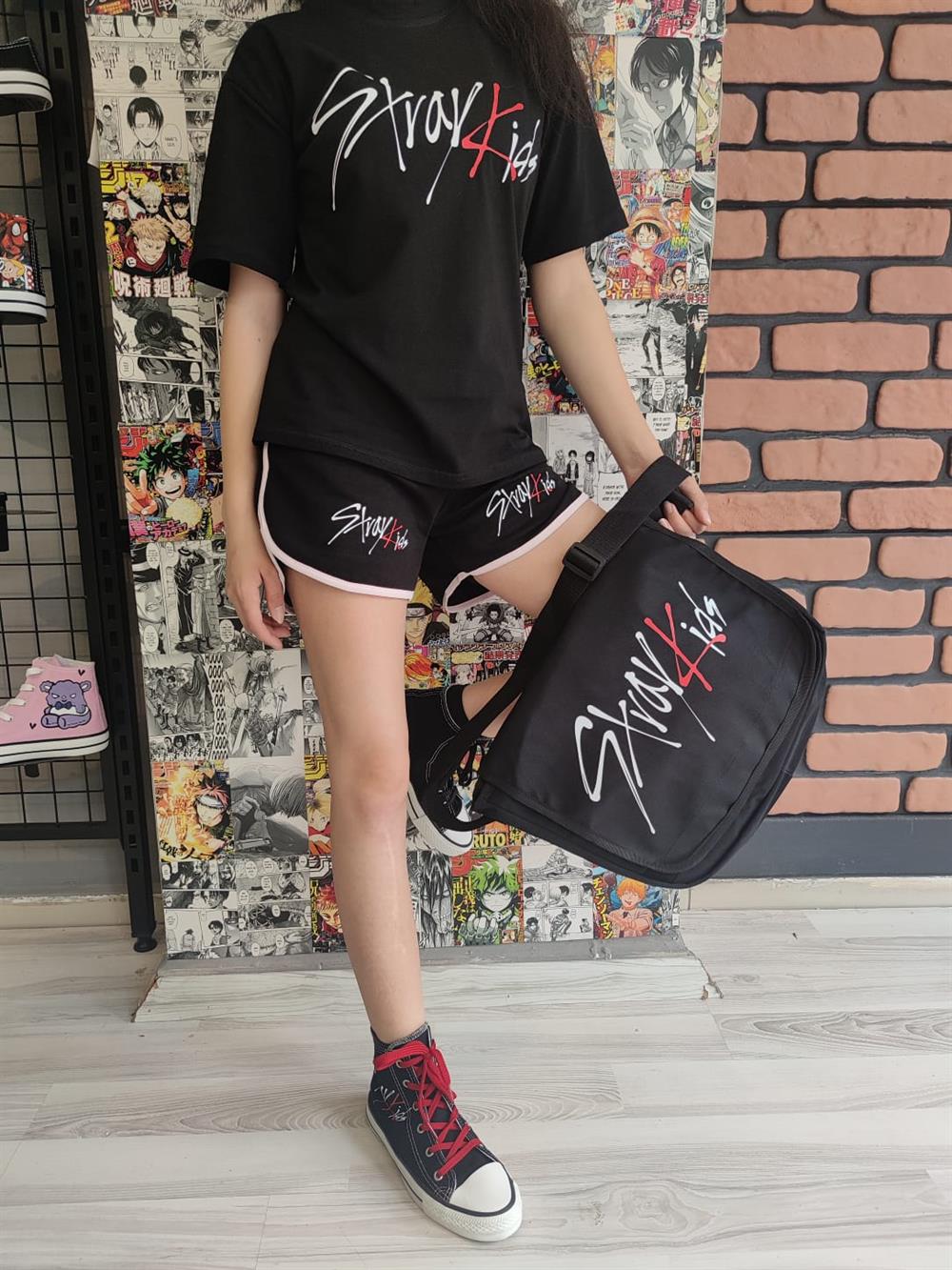 StrayKids Baskılı Ayakkabı,Şort,Tshirt Ve Çanta  Kombin