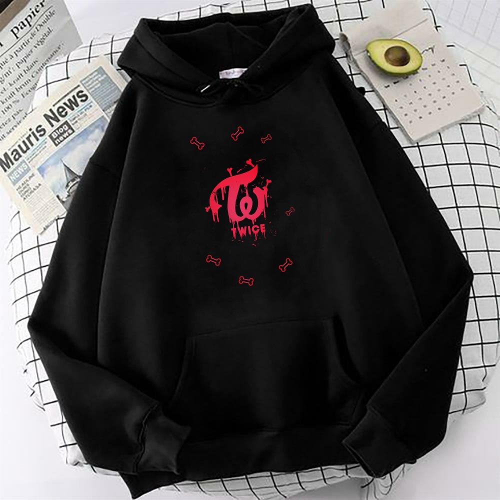 Twice Kırmıızı Baskılı Siyah Oversize Sweatshirt Kapüşonlu Hoodie