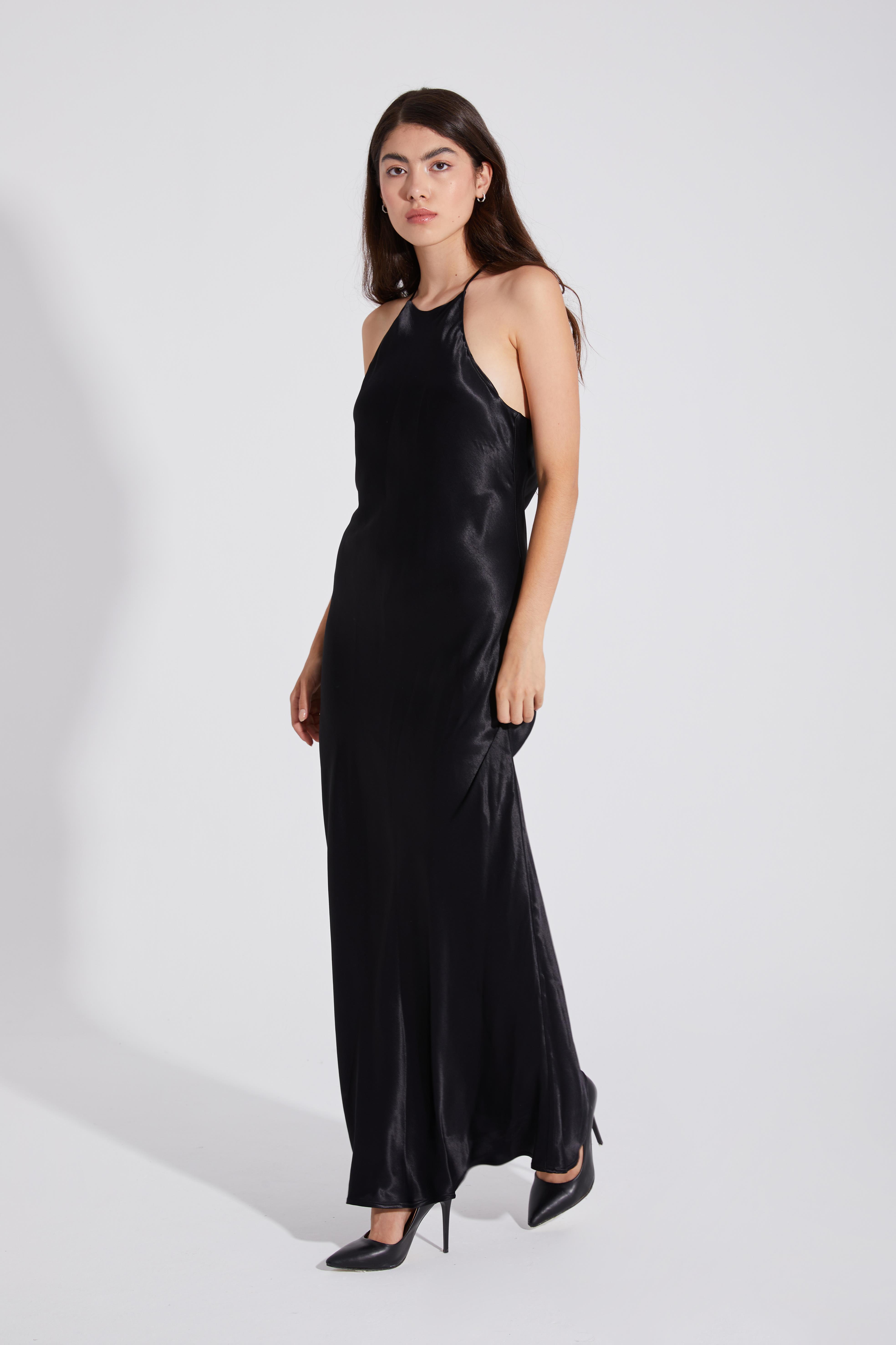 İnce Askılı Sırt Dekolteli Maxi Boy Saten Elbise