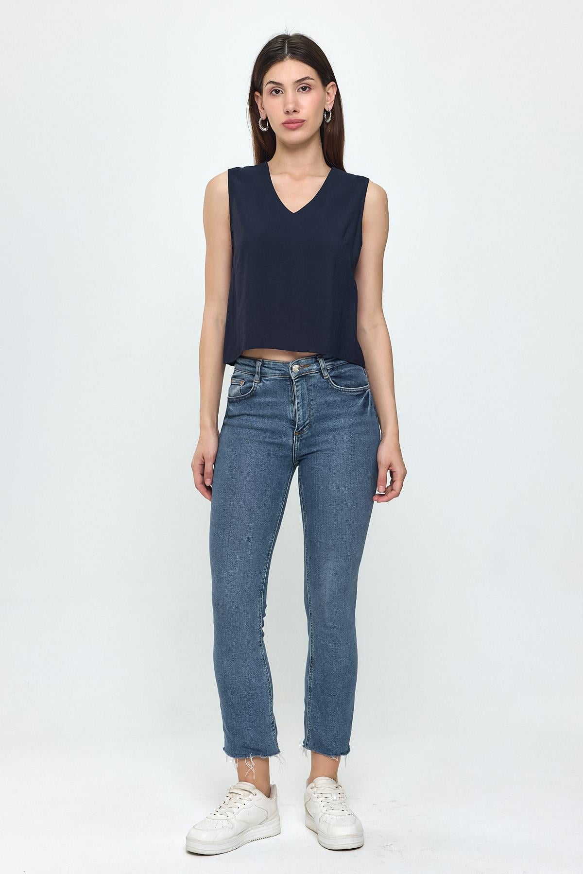 V Yaka Rahat Kesim Lacivert Crop Bluz