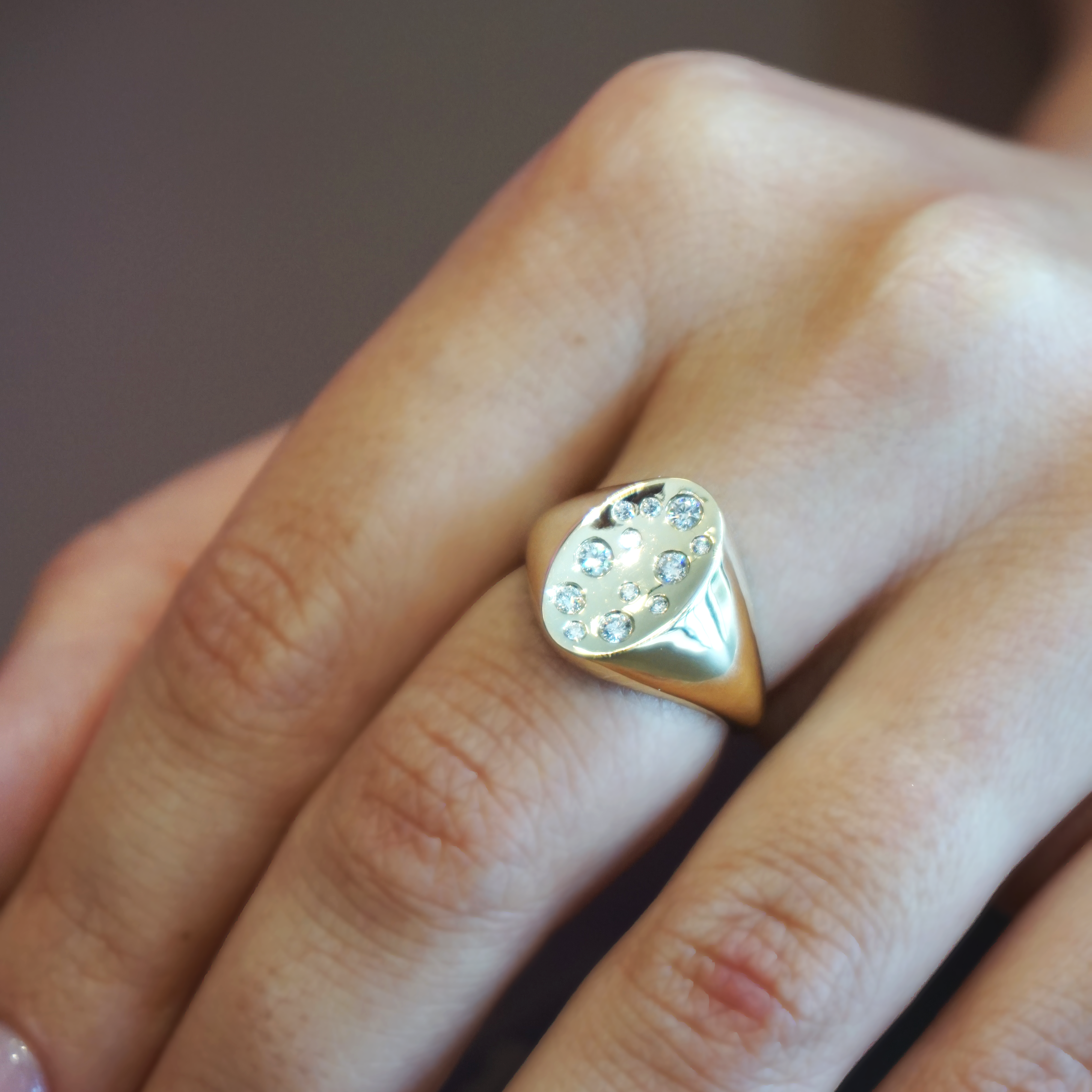 Oval Signet Pırlanta Yüzük