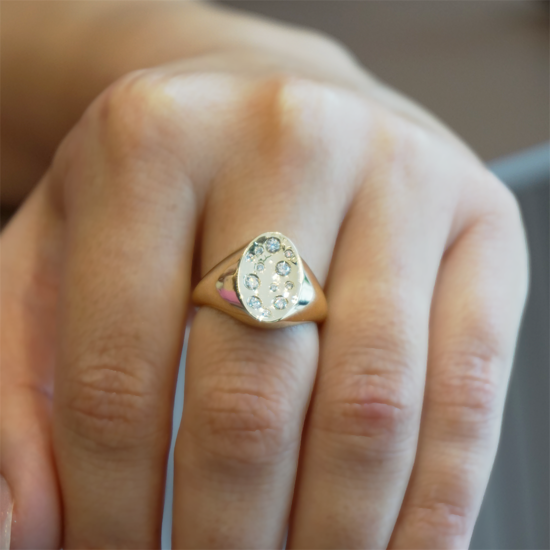 Oval Signet Pırlanta Yüzük