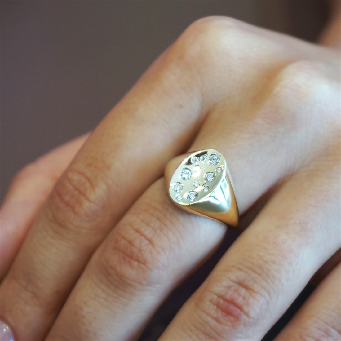 Oval Signet Pırlanta Yüzük