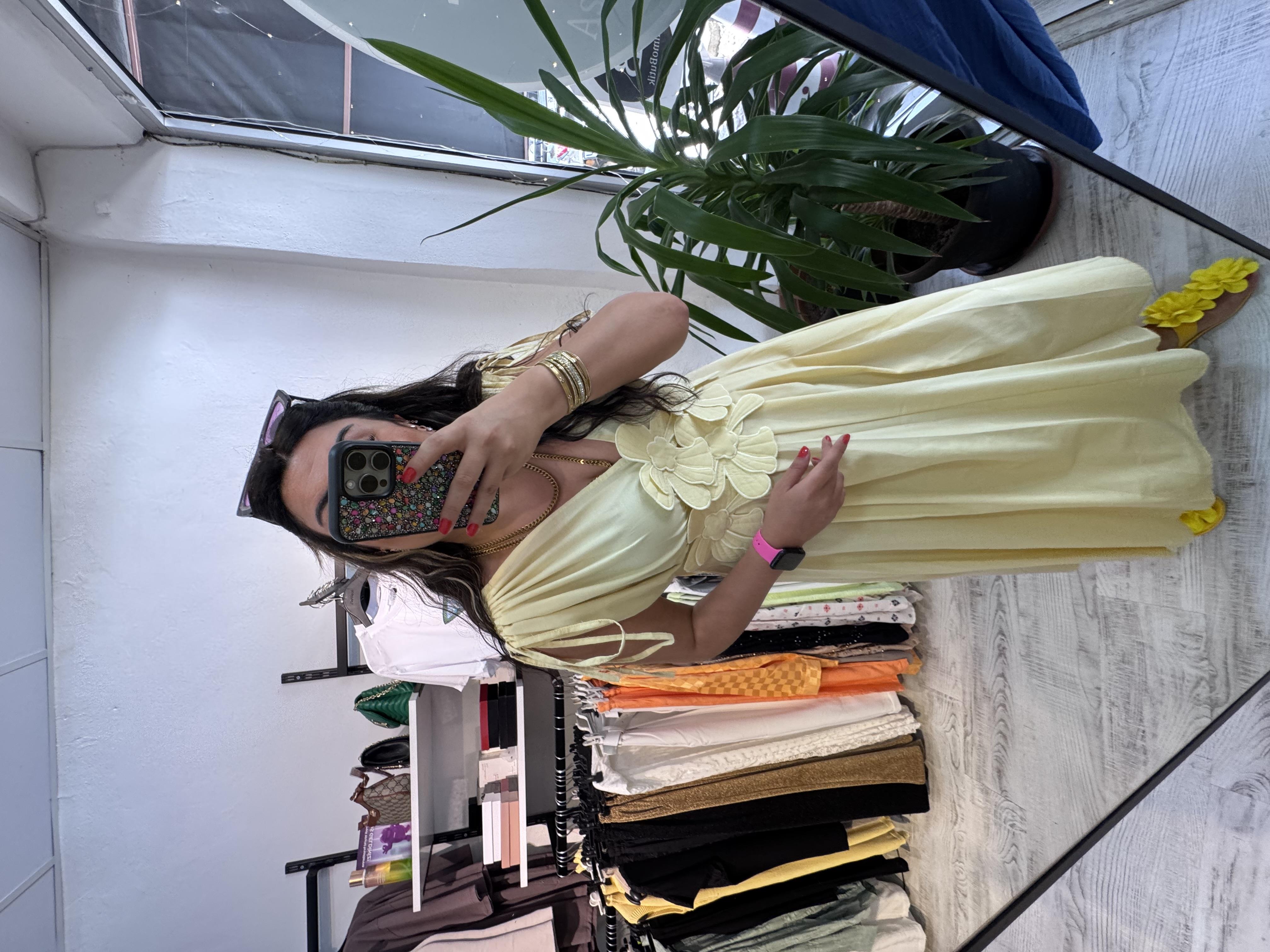 Çiçek Detaylı Sarı Elbise