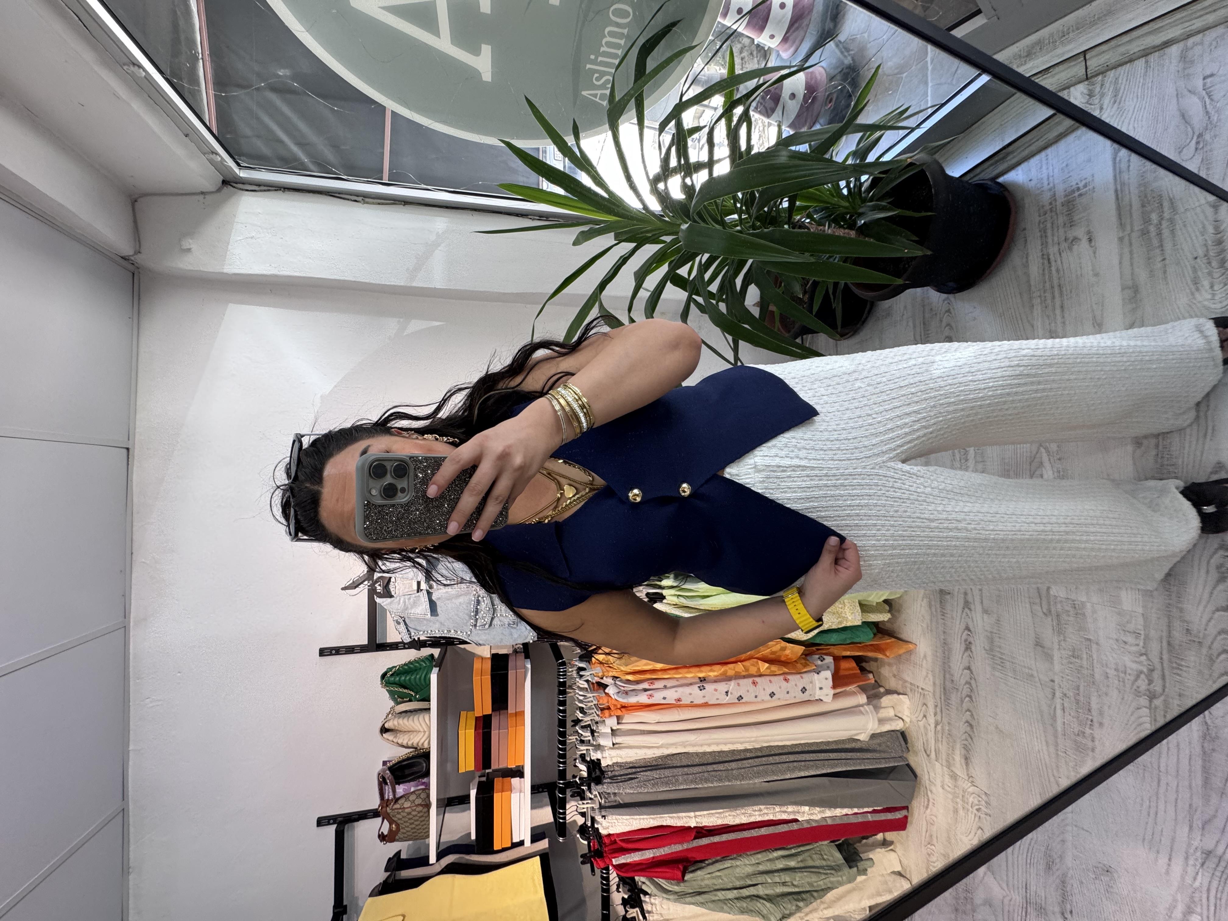 Gold Düğme Detaylı Lacivert Yelek