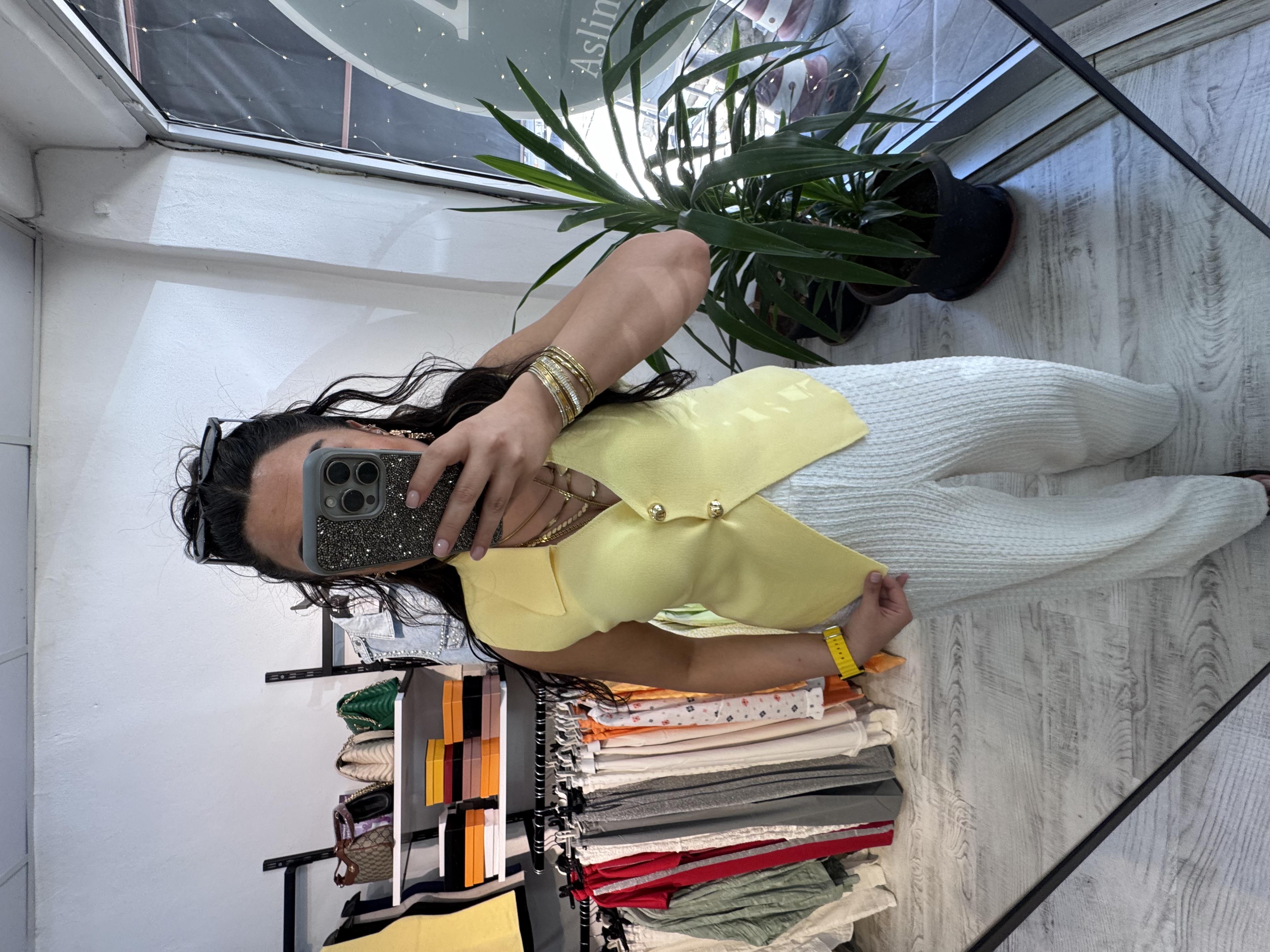 Gold Düğme Detaylı Sarı Yelek