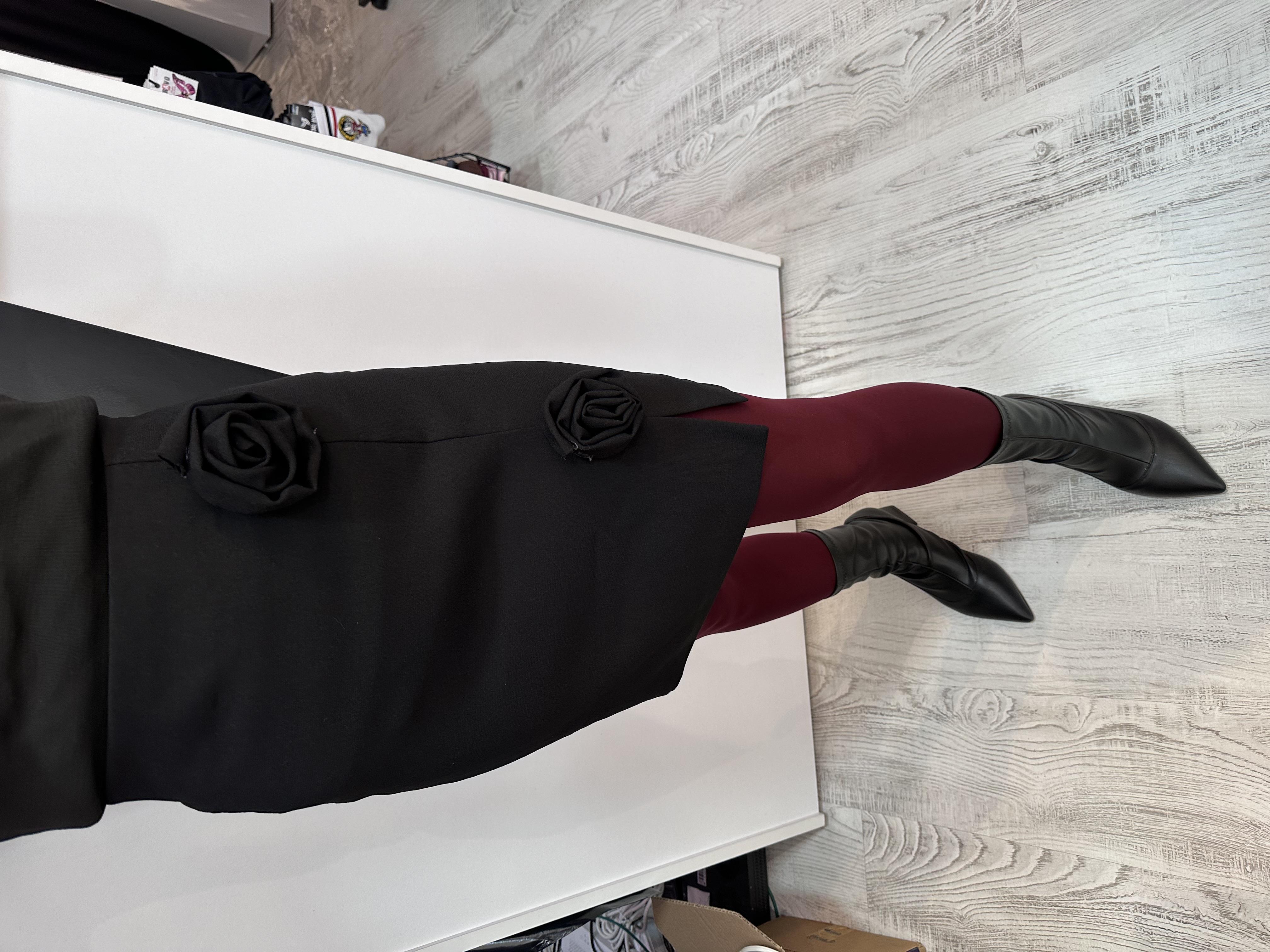 Güllü Siyah Mini Etek