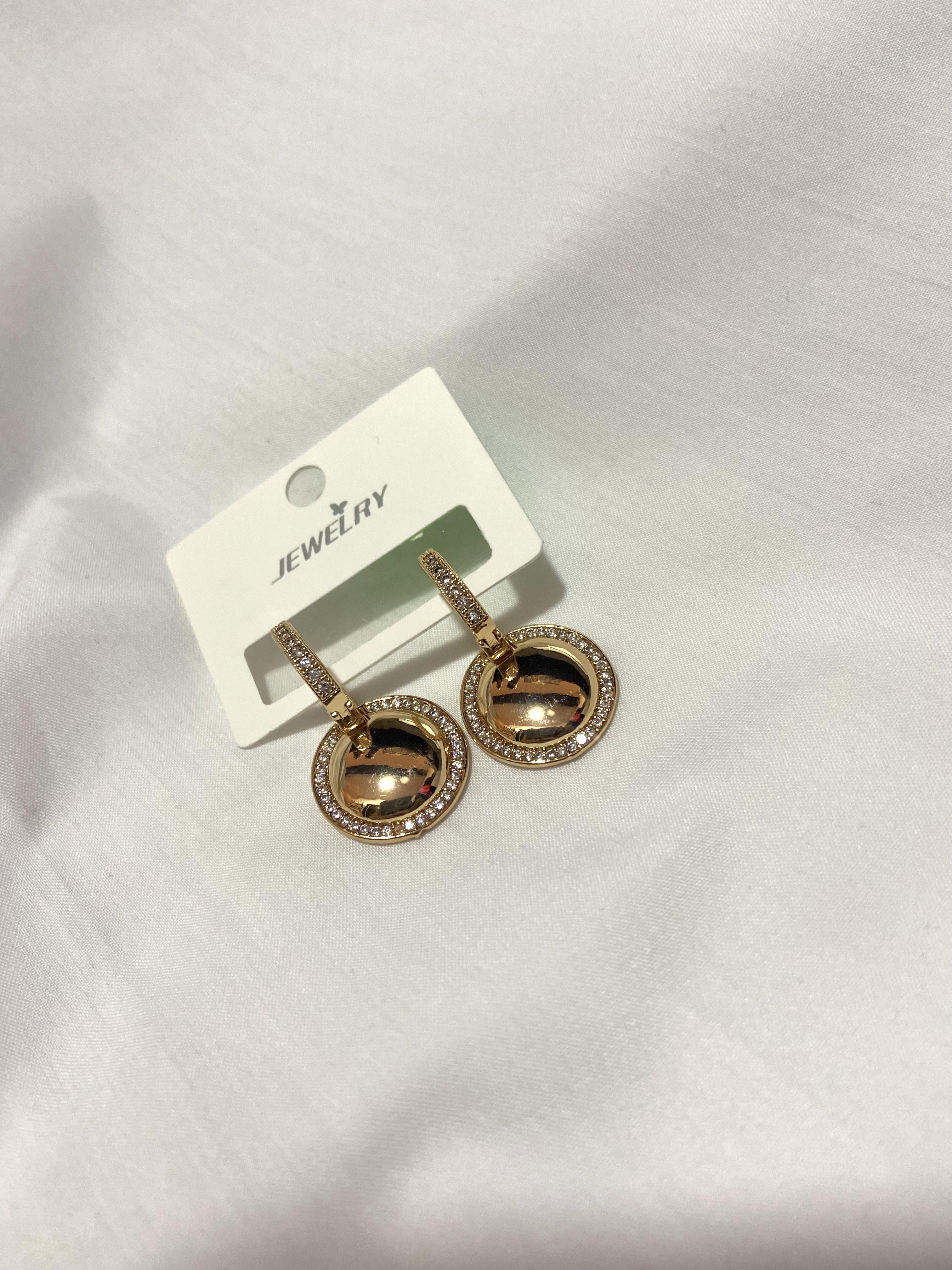 Halka Sallantılı Çelik Gold Küpe