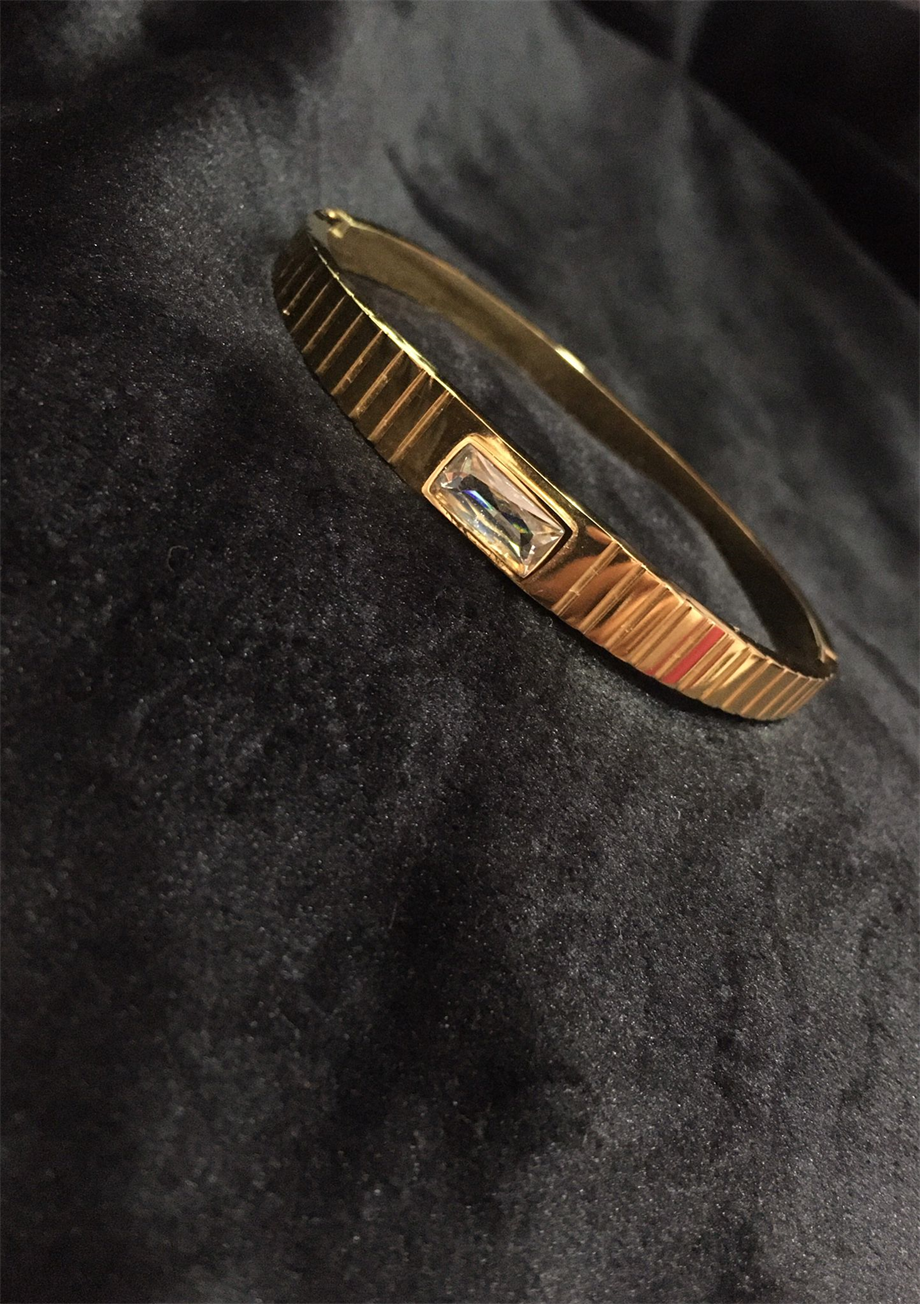 Kelepçe Model Taşlı Çelik Bileklik