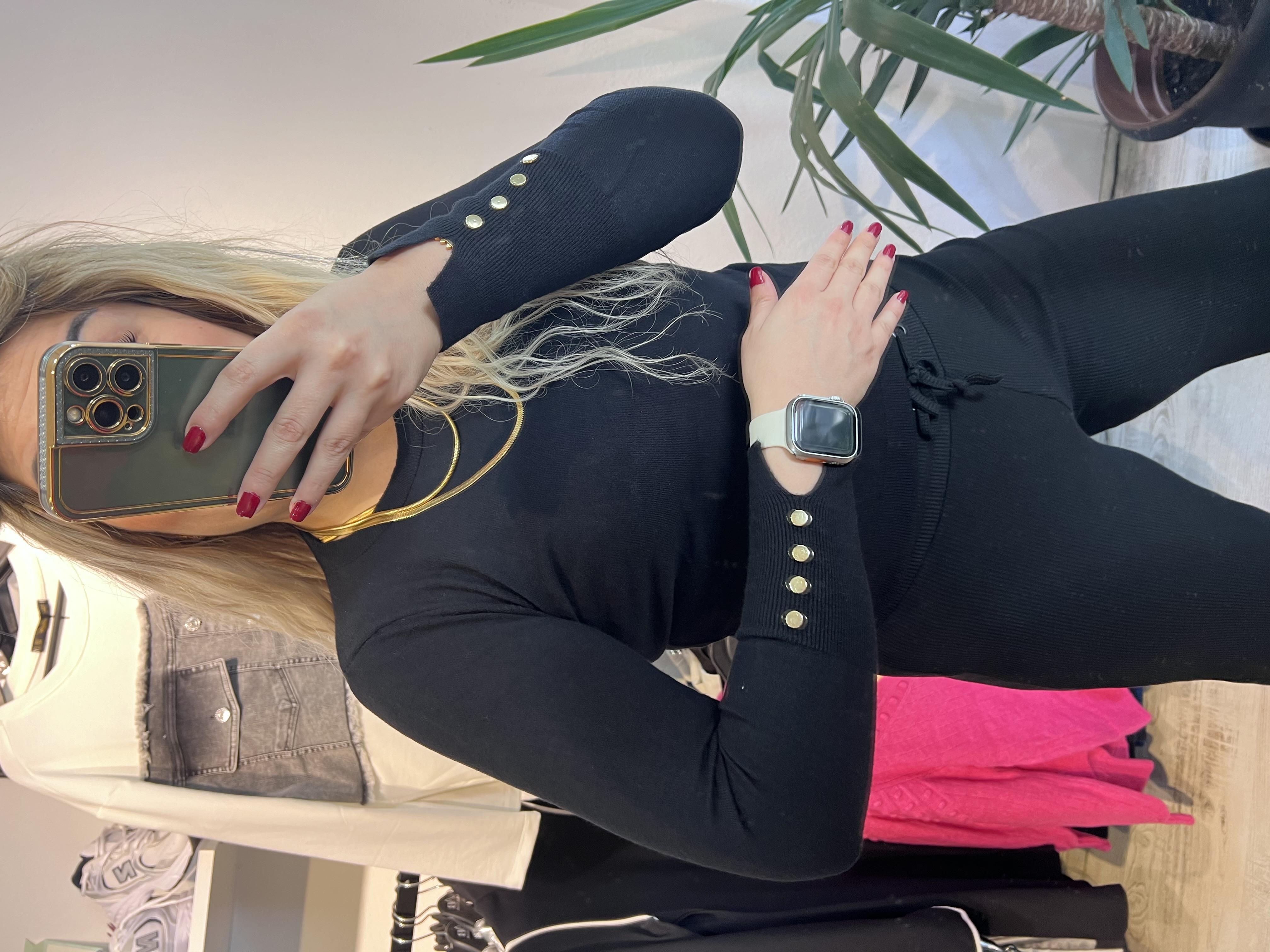 Kolları Zımbalı Siyah Dilvin Triko