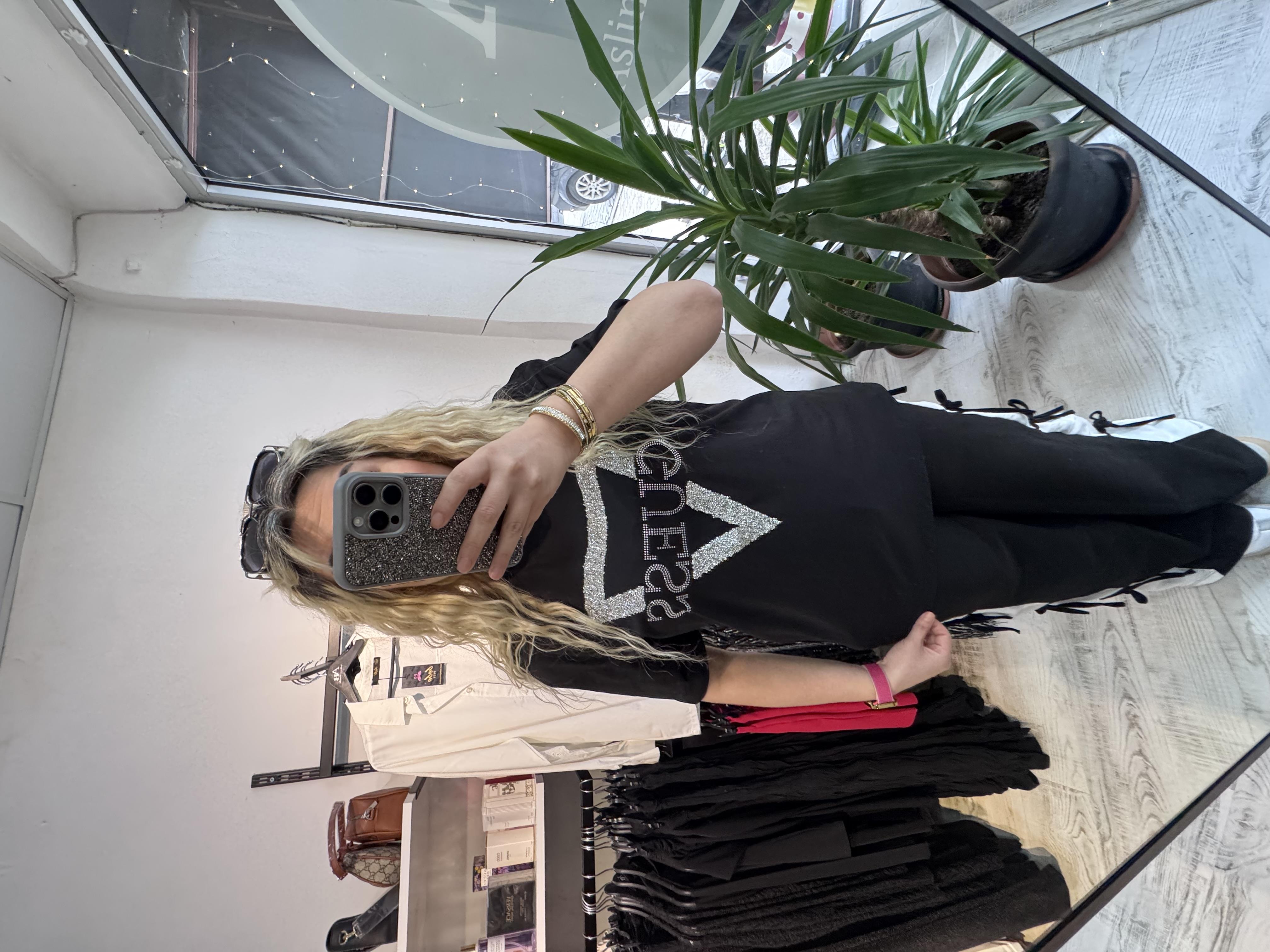 Marka Model Kum Taşlı Siyah Tshirt