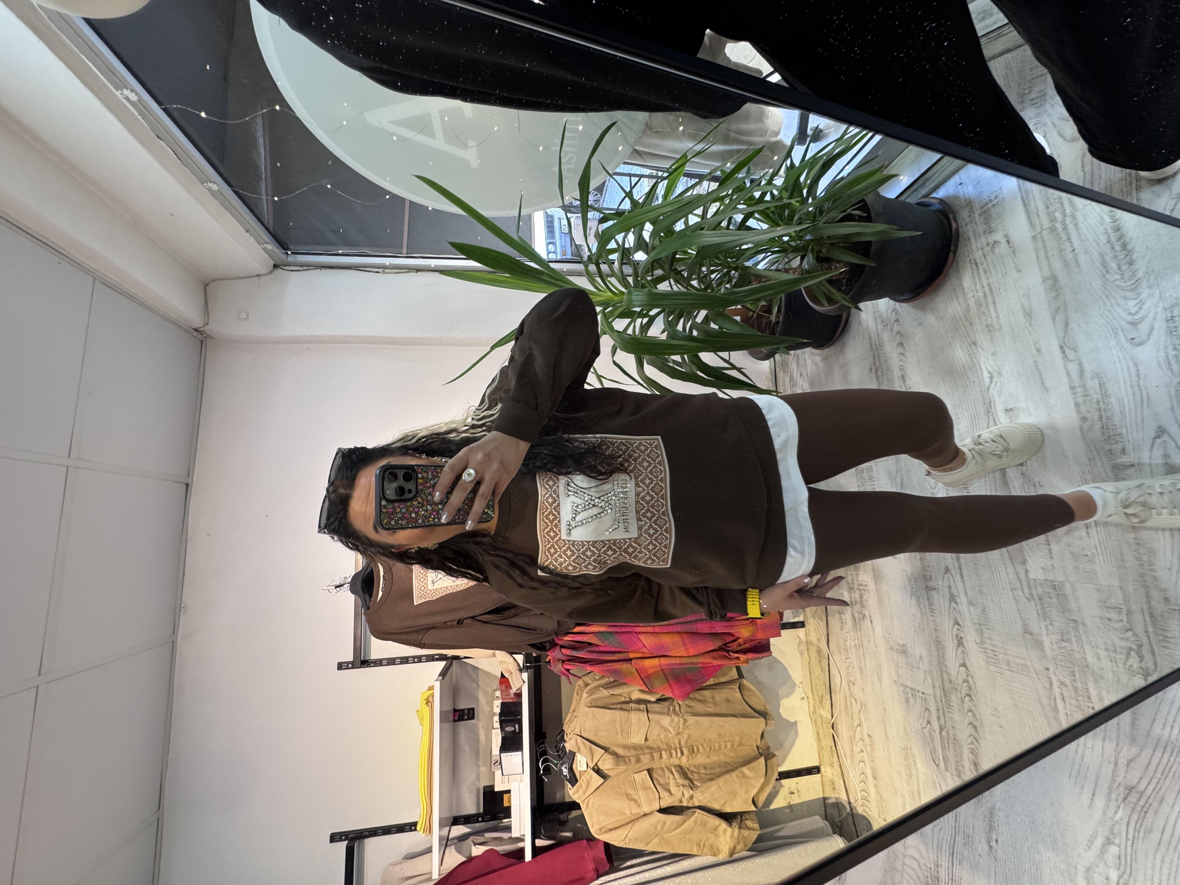 Marka Model Taş Detaylı Kahverengi Sweat