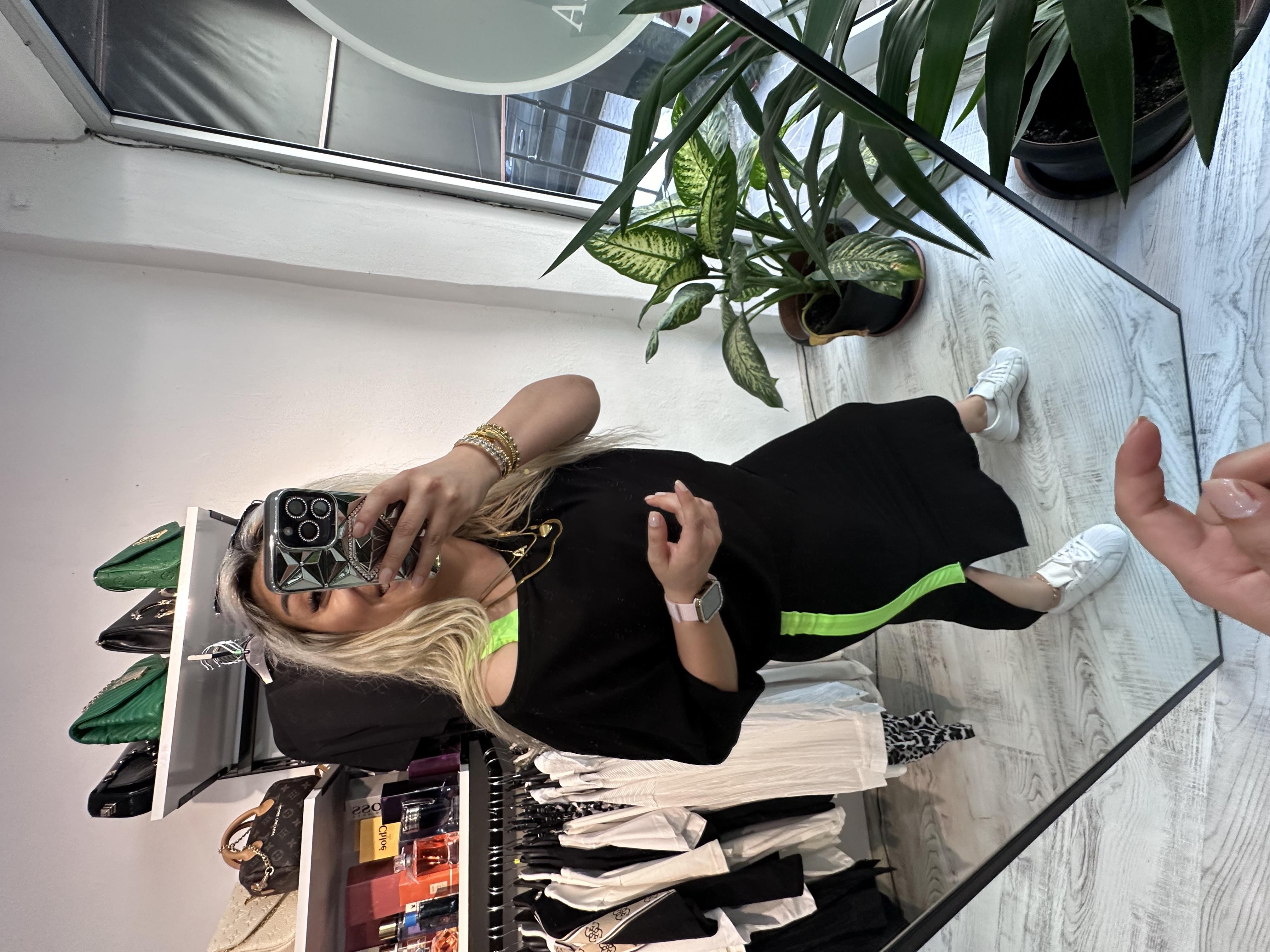 Neon Yeşil Şerit Detaylı Etekli Takım