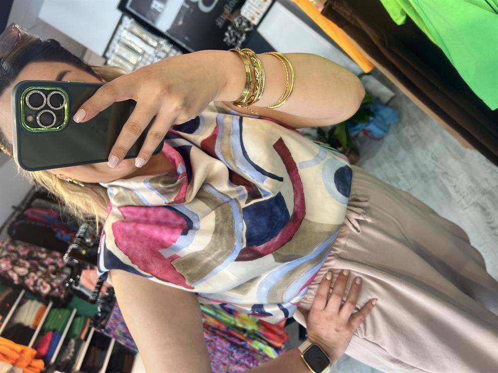 Renkli degaje yaka bluz