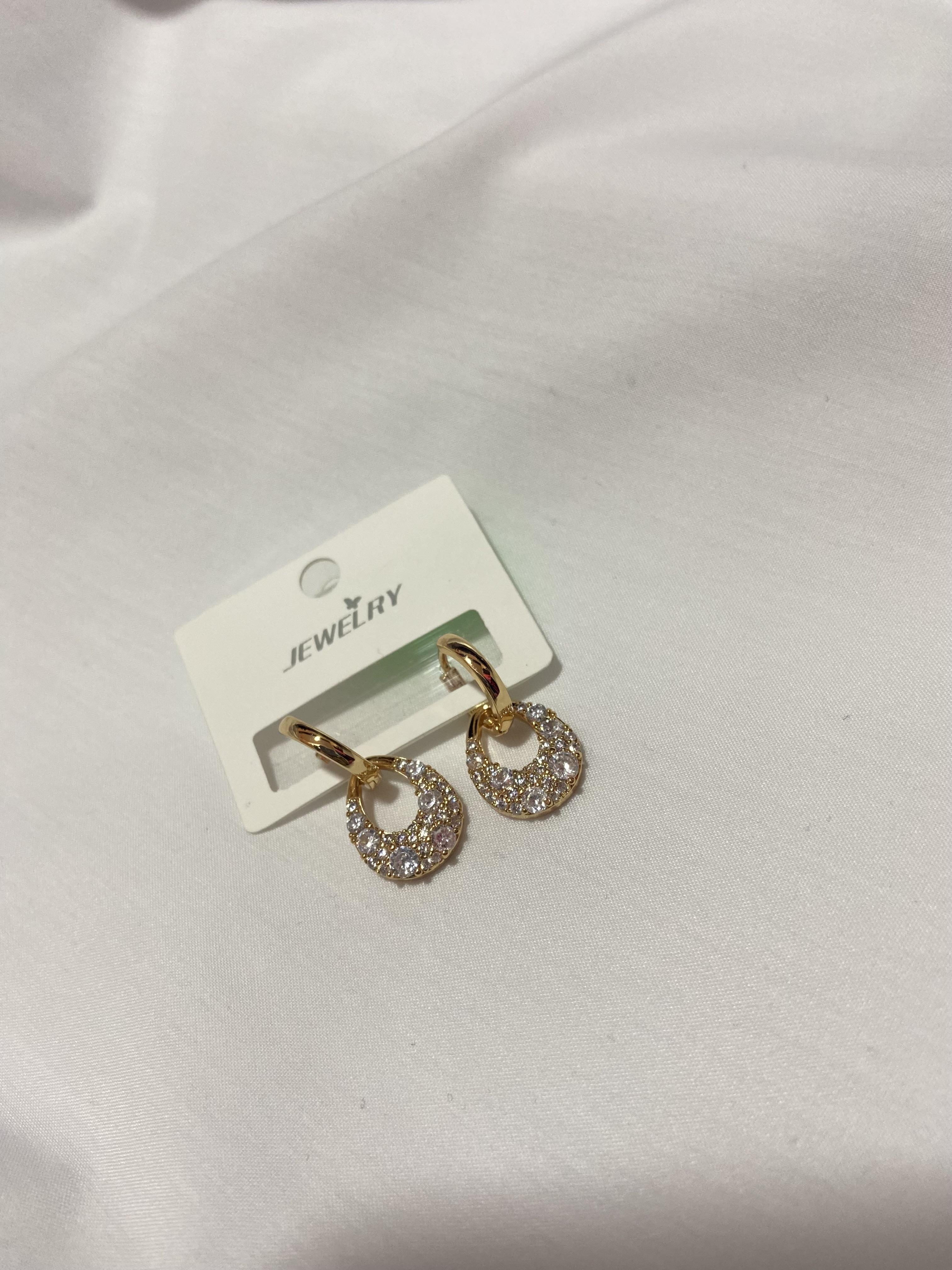 Sallantılı Zirkon Taşlı Damla Çelik Gold Küpe
