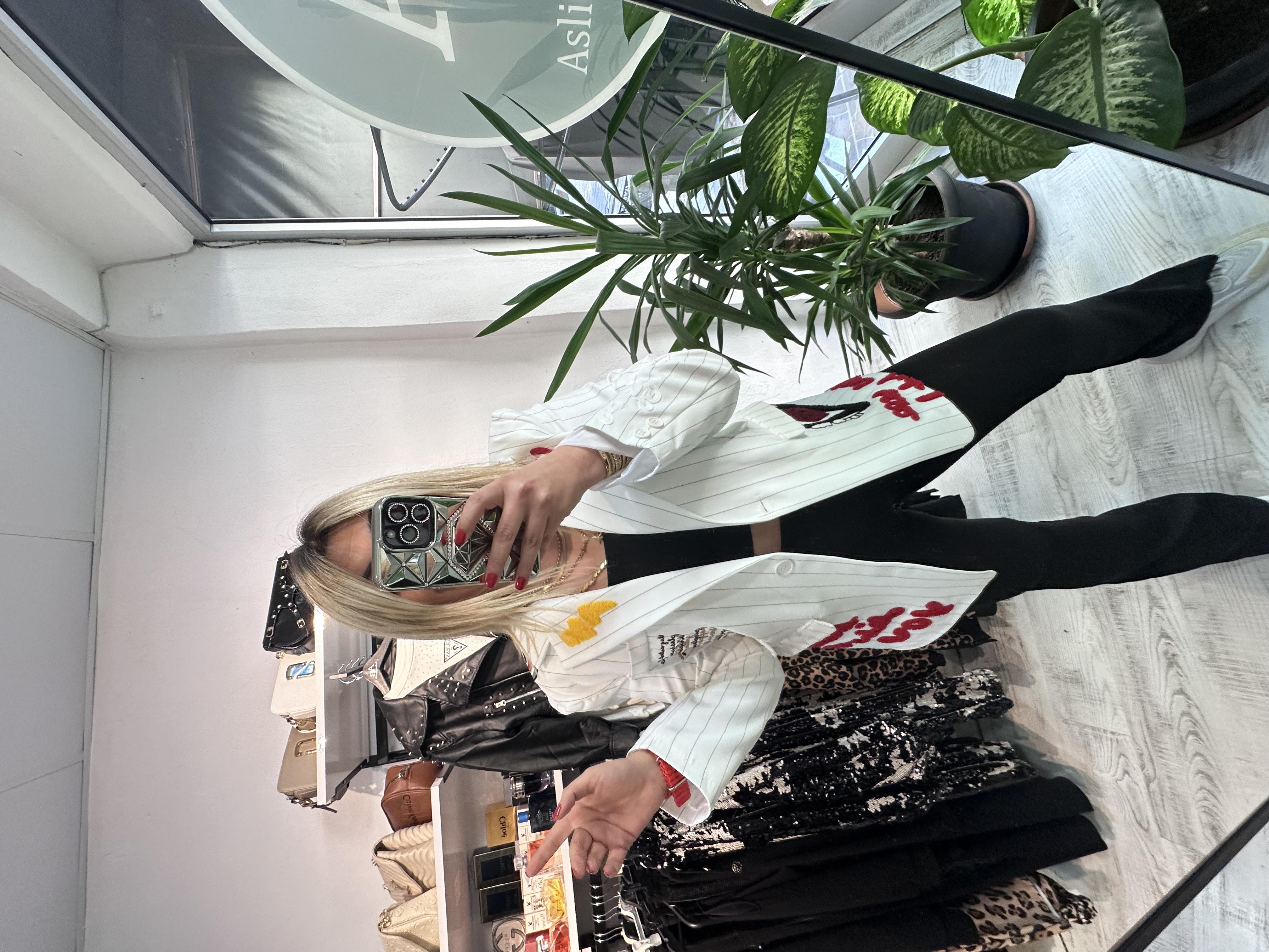 Tasarım Model Beyaz Ceket