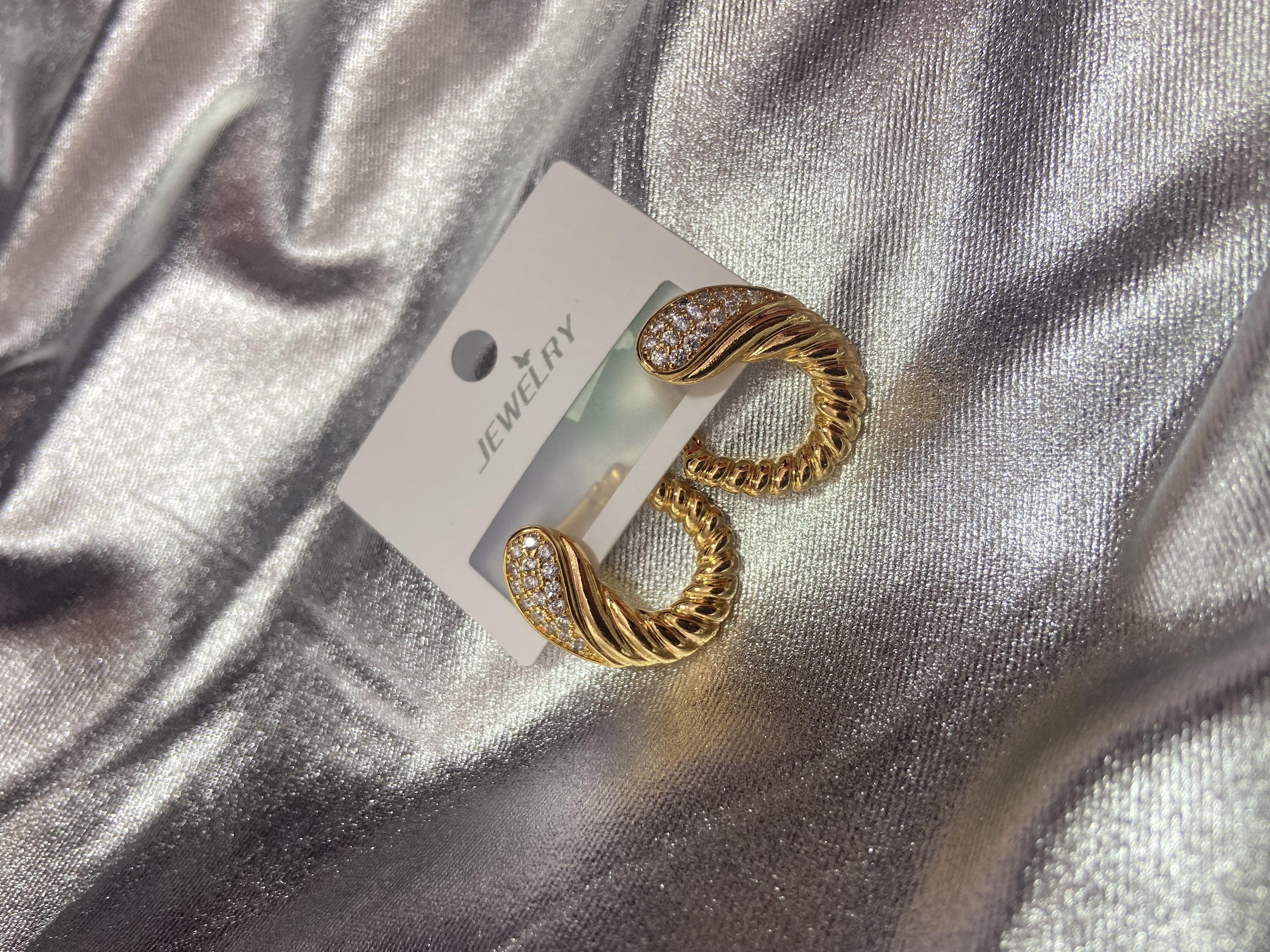 Taşlı Gold Çelik Küpe