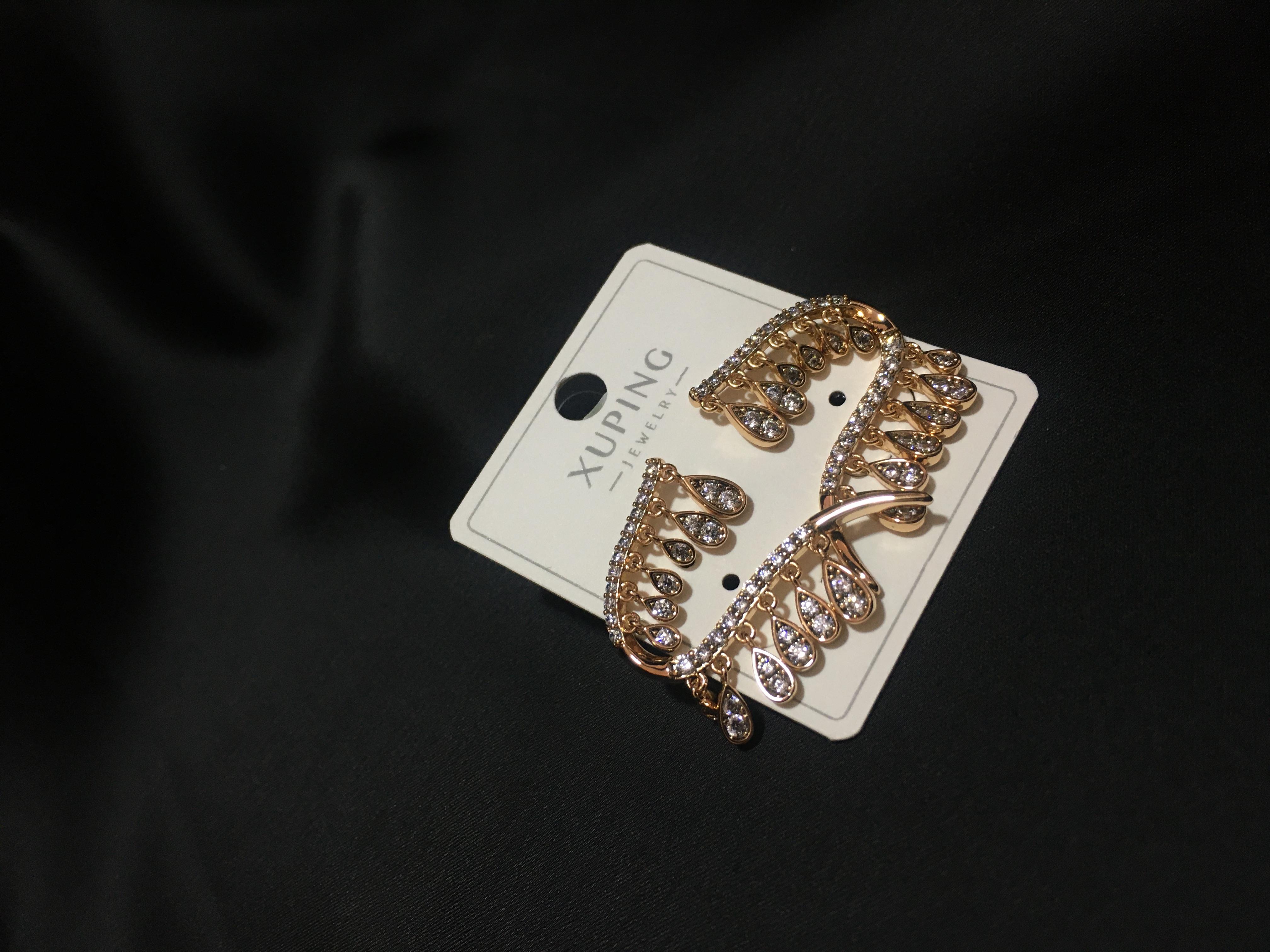 Taşlı Gold Küpe