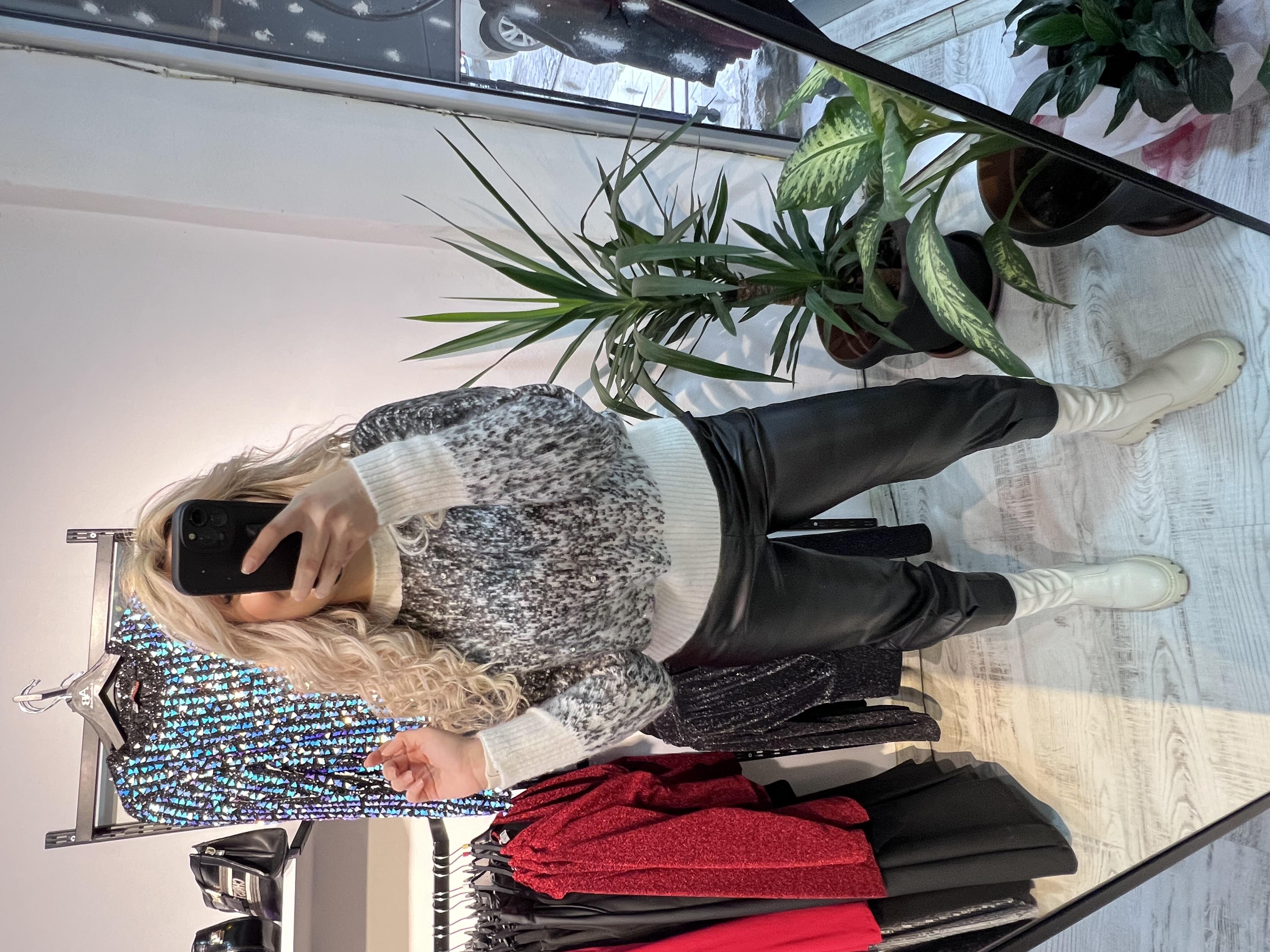 Taşlı Tüylü Kazak