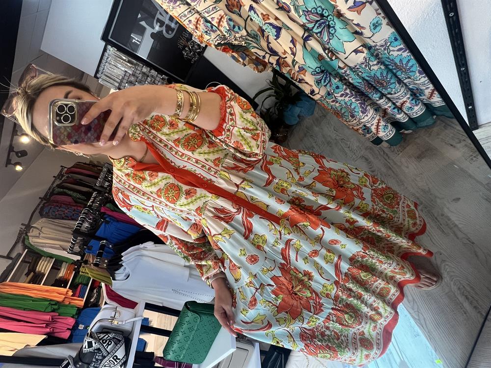 turuncu desenli oversize elbise