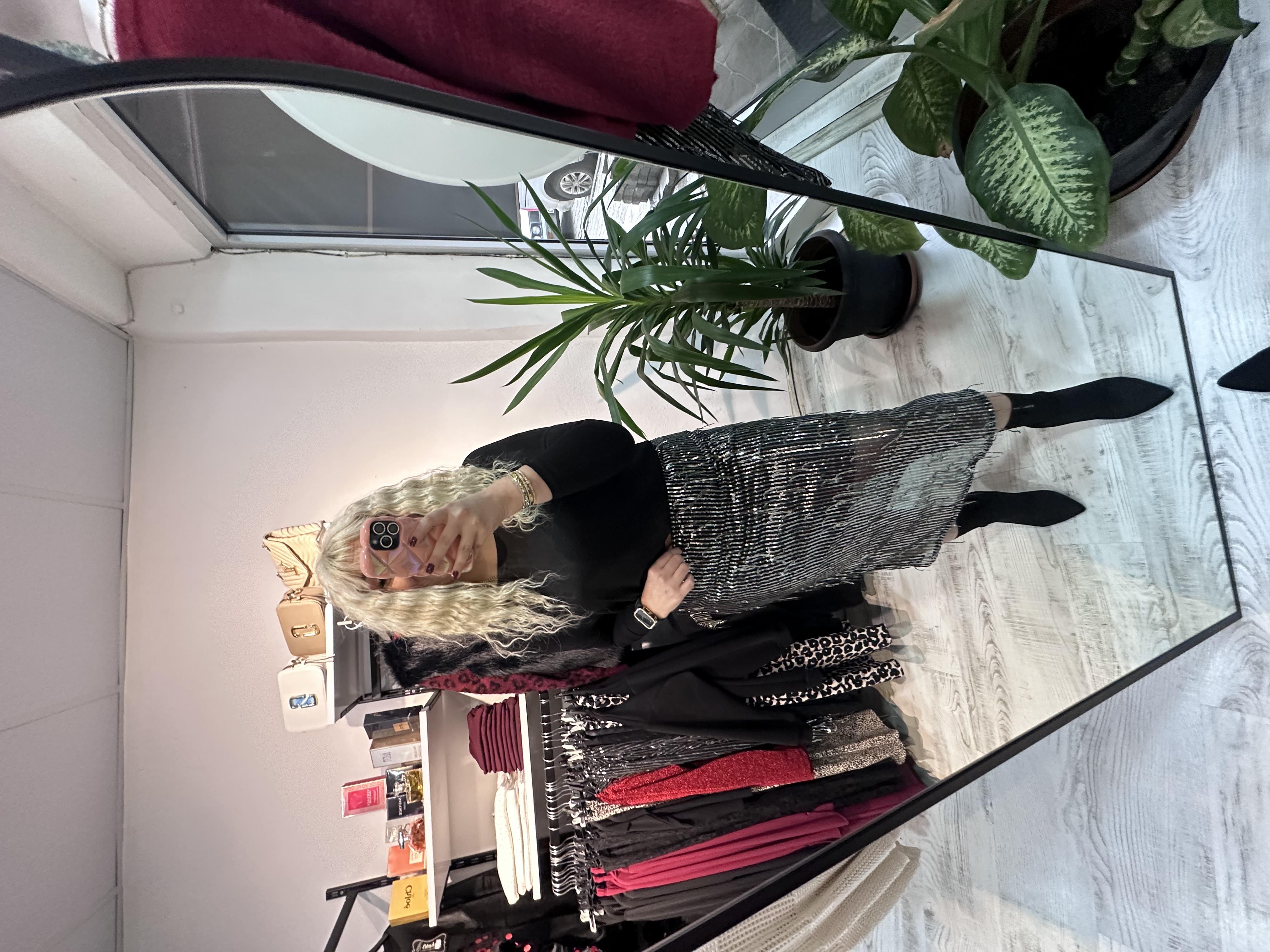 Tüy Pullu Payet Etek 