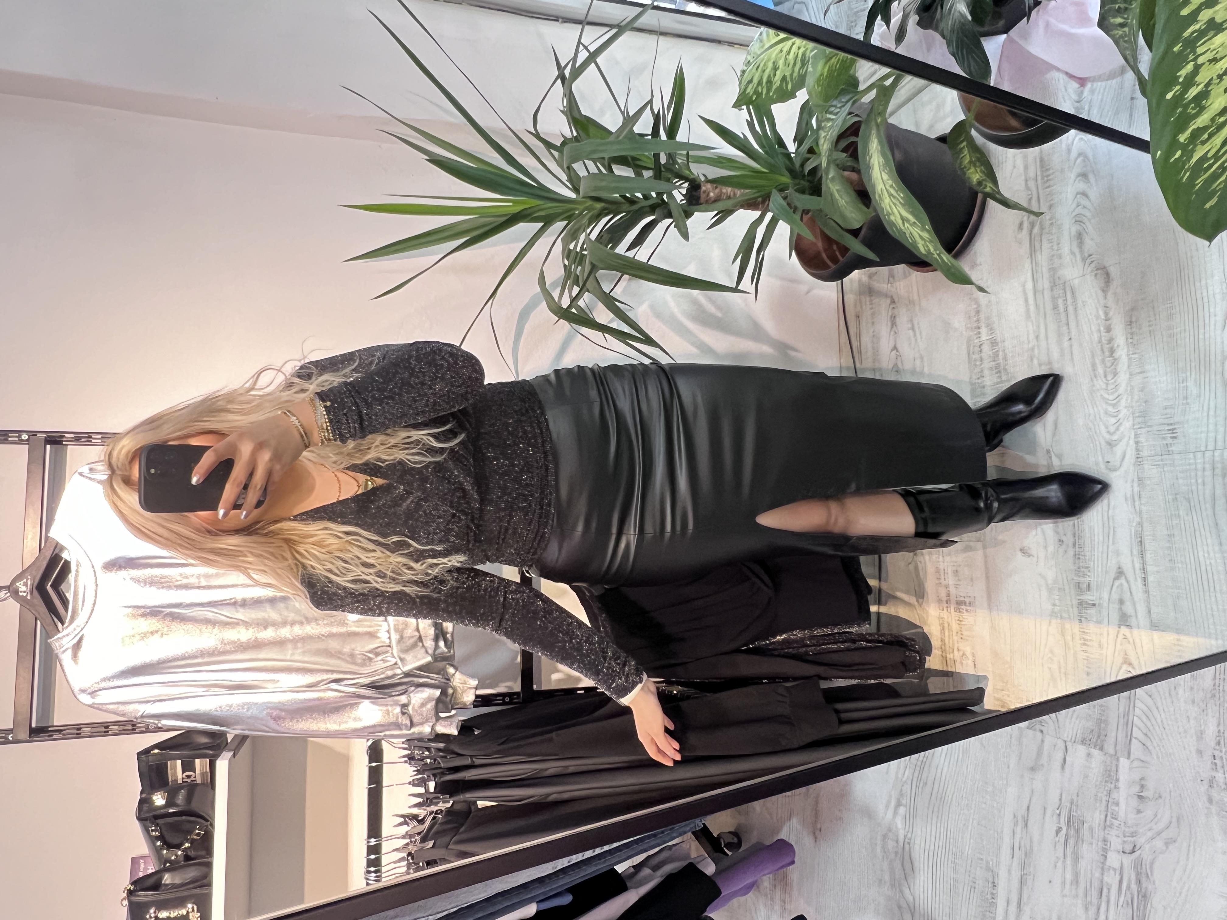 Yırtmaçlı Deri Siyah Etek