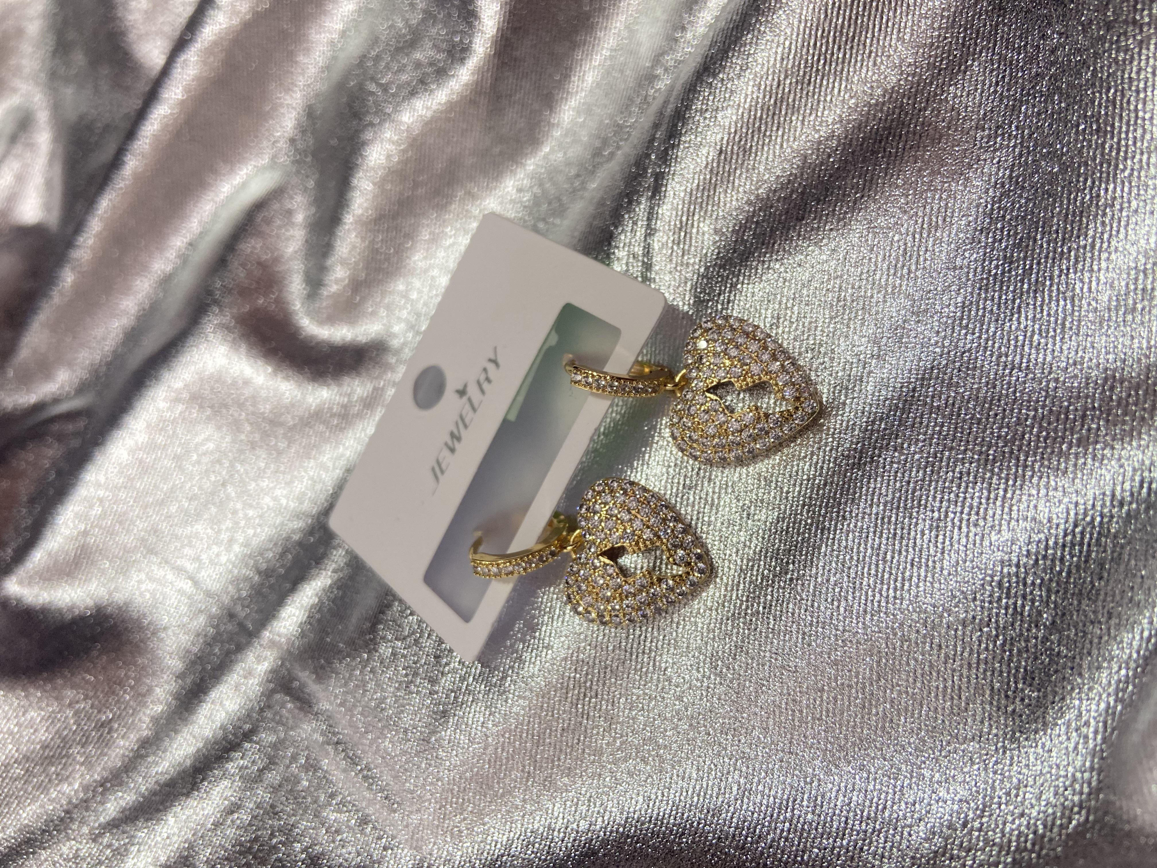 Zirkon Taşlı Kalpli Çelik  Küpe