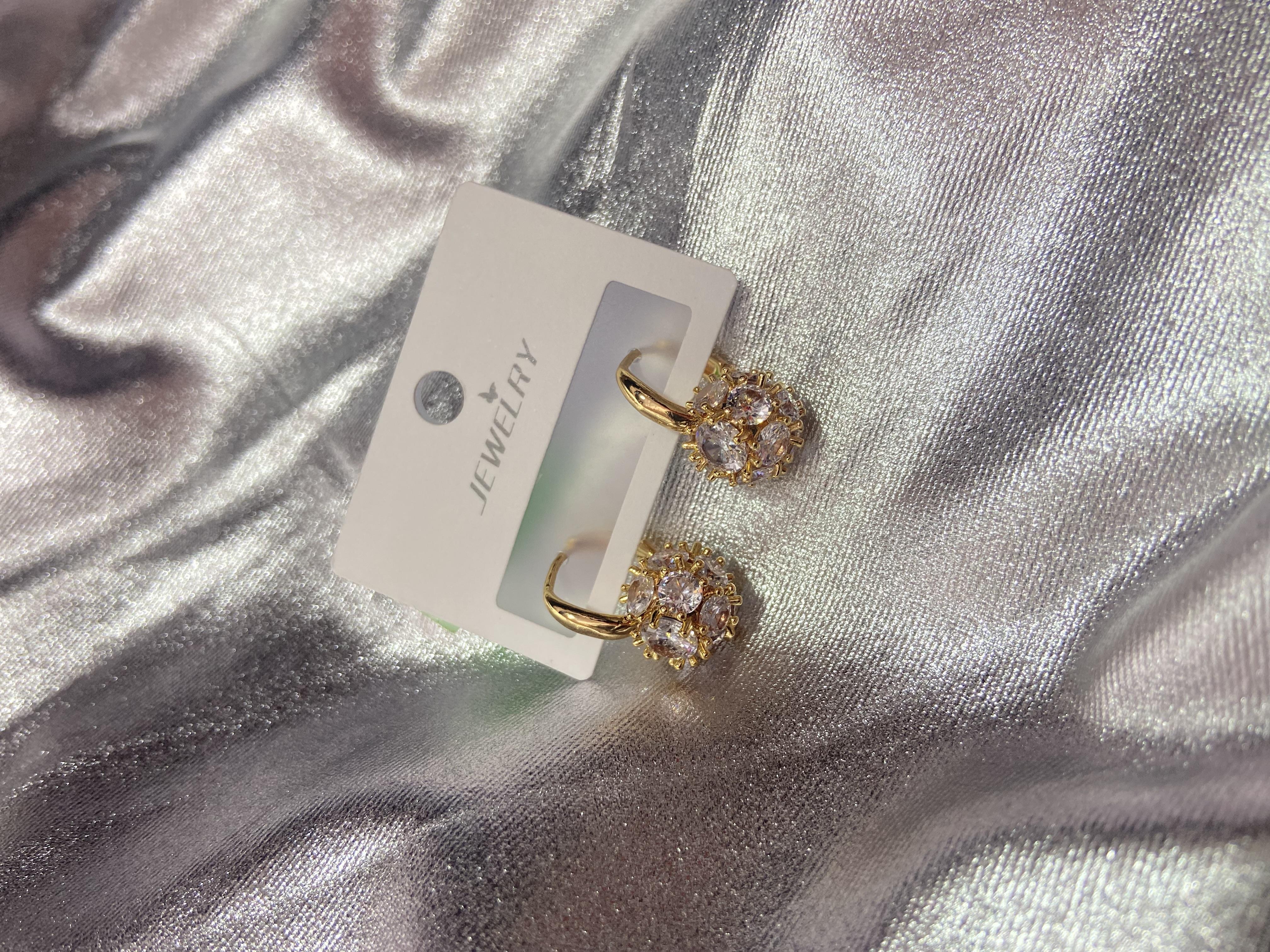 Zirkon Taşlı Sallantılı Çelik Gold Küpe