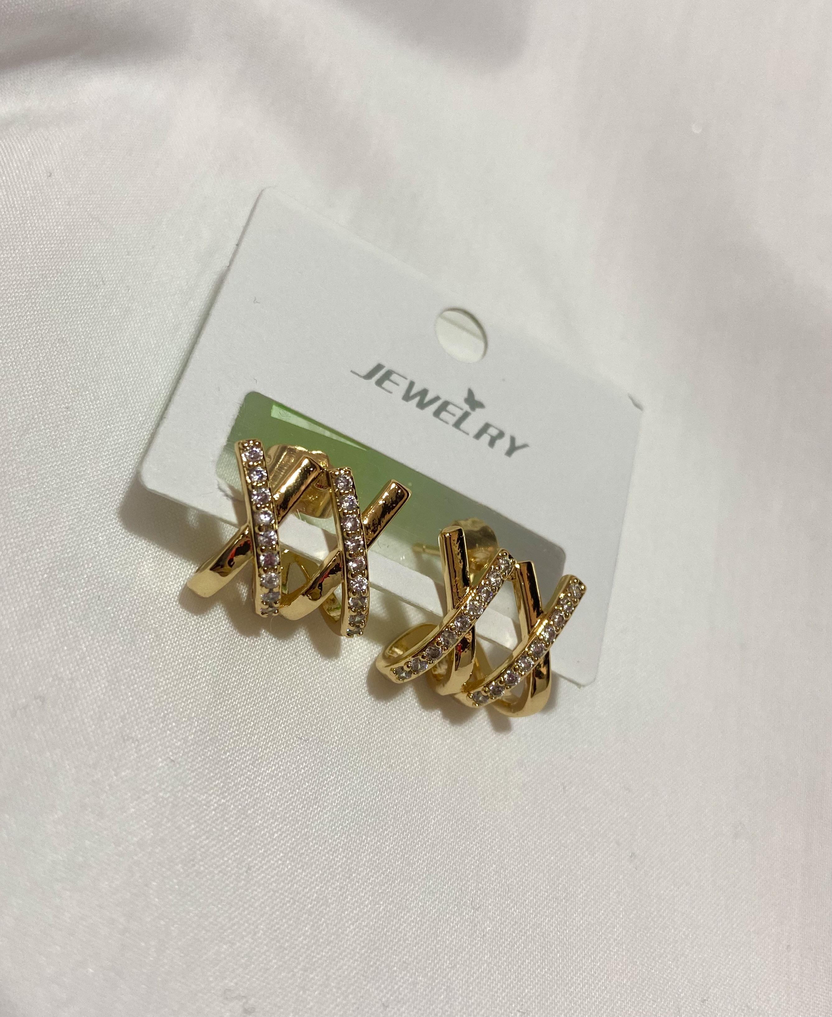 Zirkon Taşlı Tasarım Çelik Gold Küpe