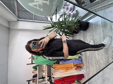 Marka Model Şeritli Siyah Takım