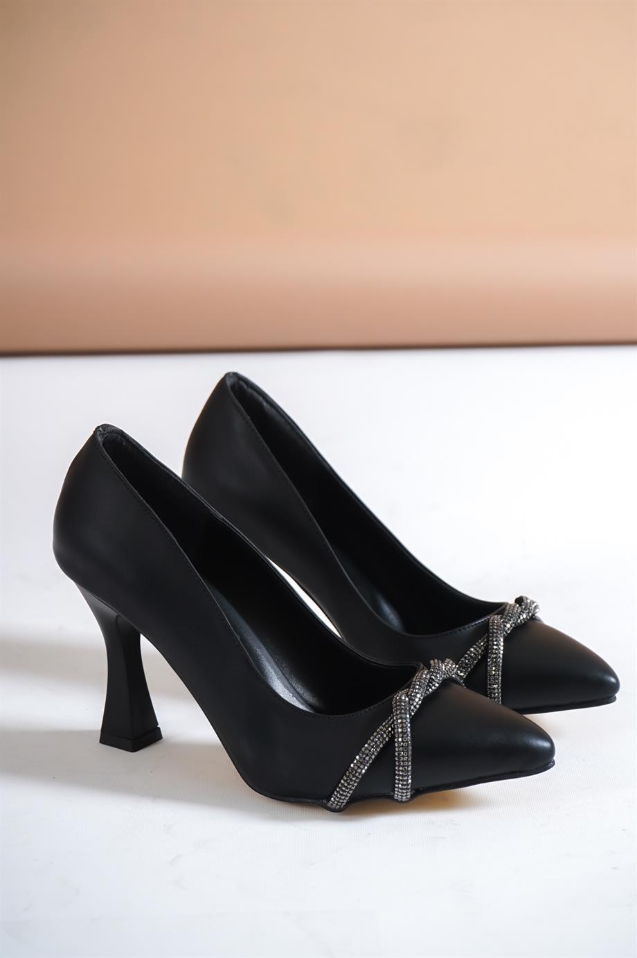 Almia Siyah Cilt Taşlı Kadın Topuklu Stiletto