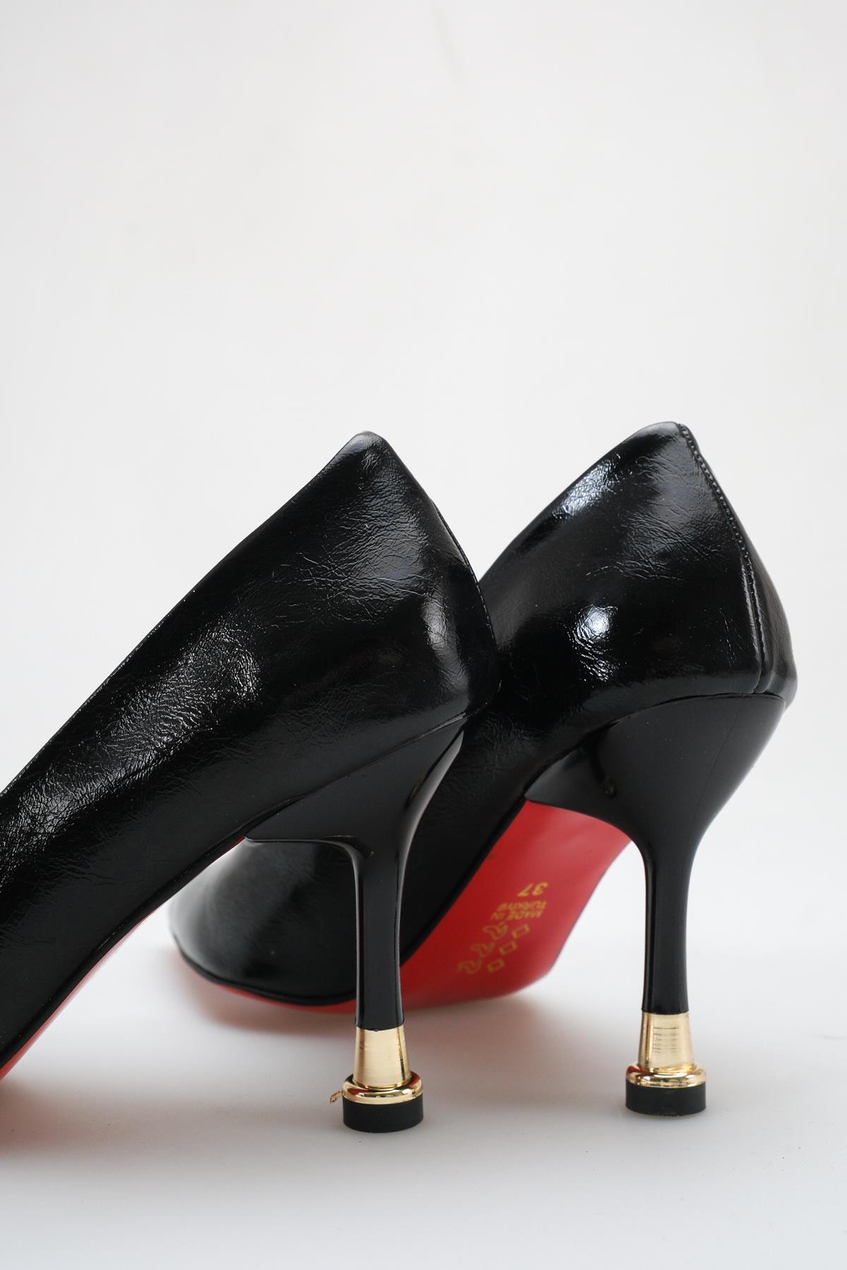 Ely Kadın Stiletto Siyah Sivri Burun Klasik Topuklu Ayakkabı