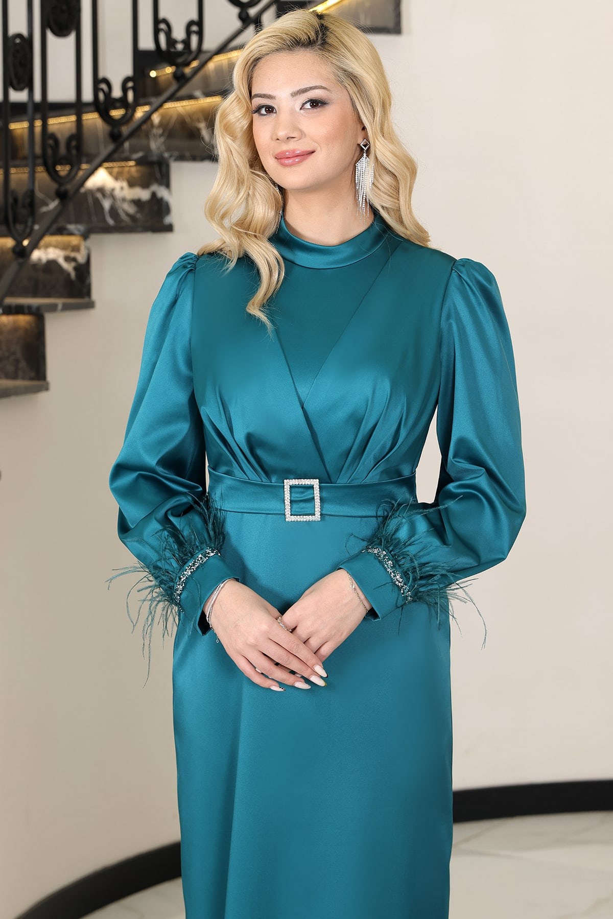 Lara Saten Kemerli Tesettür Abiye Zümrüt