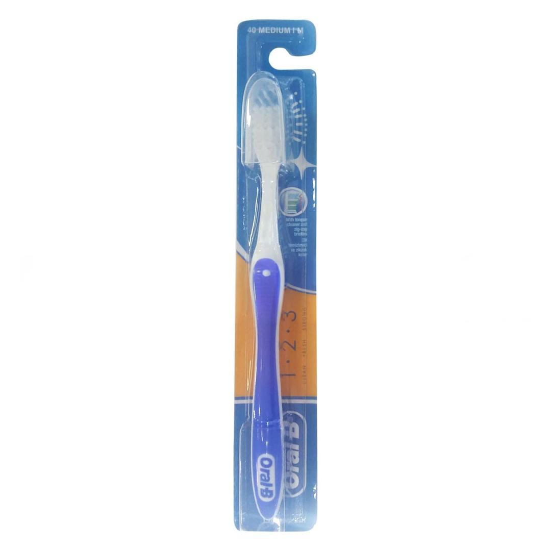 Oral-B Diş Fırçası Classic Medium 1-2-3 Kapaklı