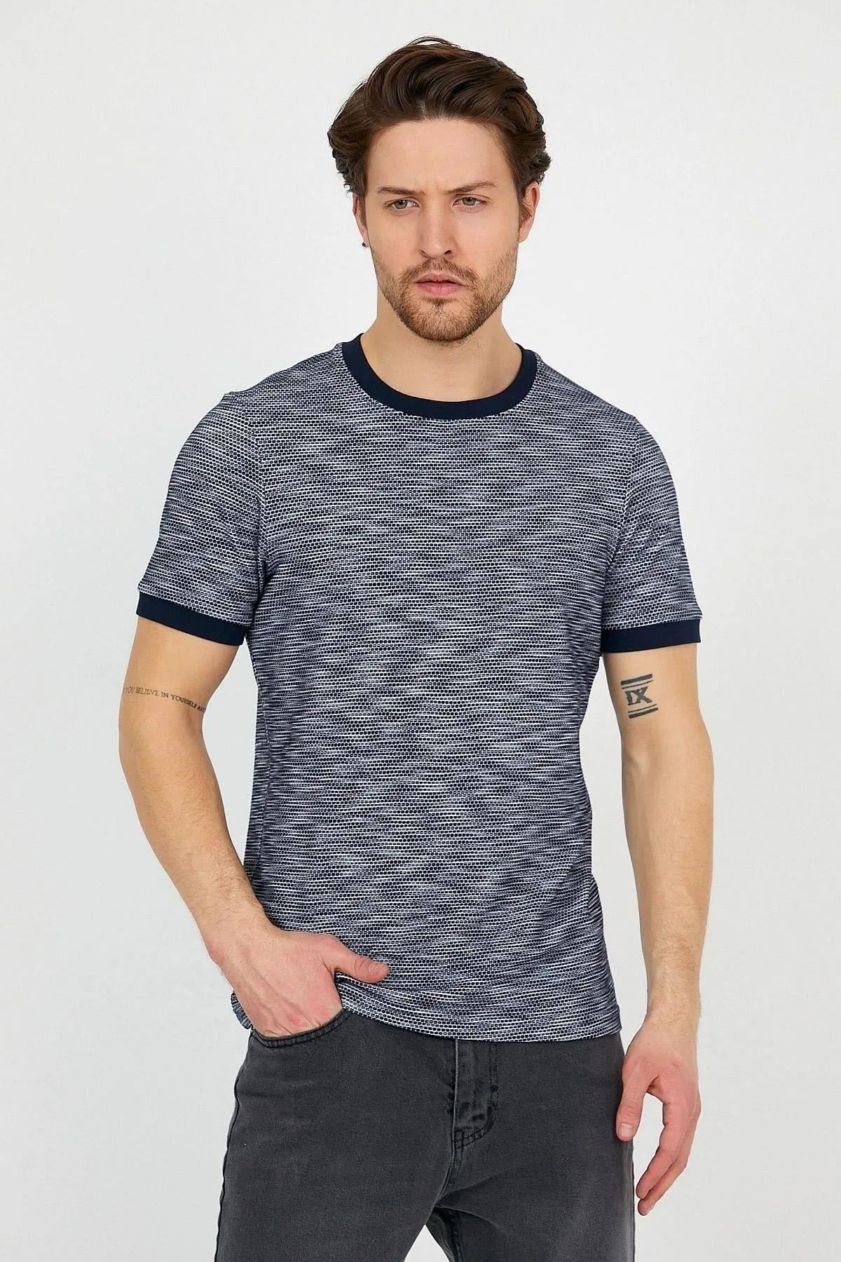 Erkek Petek Desenli Bisiklet Yaka  T Shirt