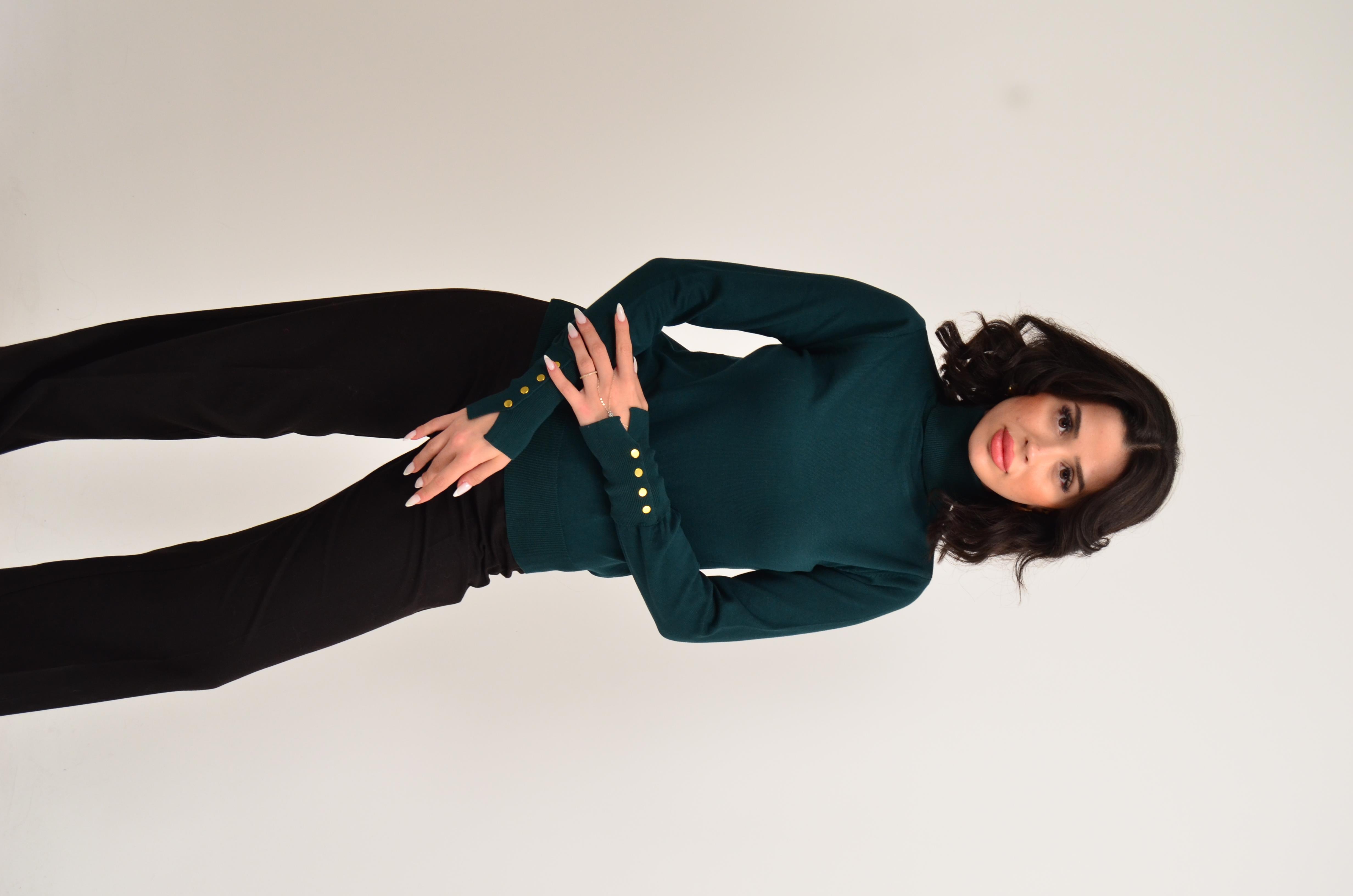 Kol Düğmeli Boğazlı Bayan Kazak