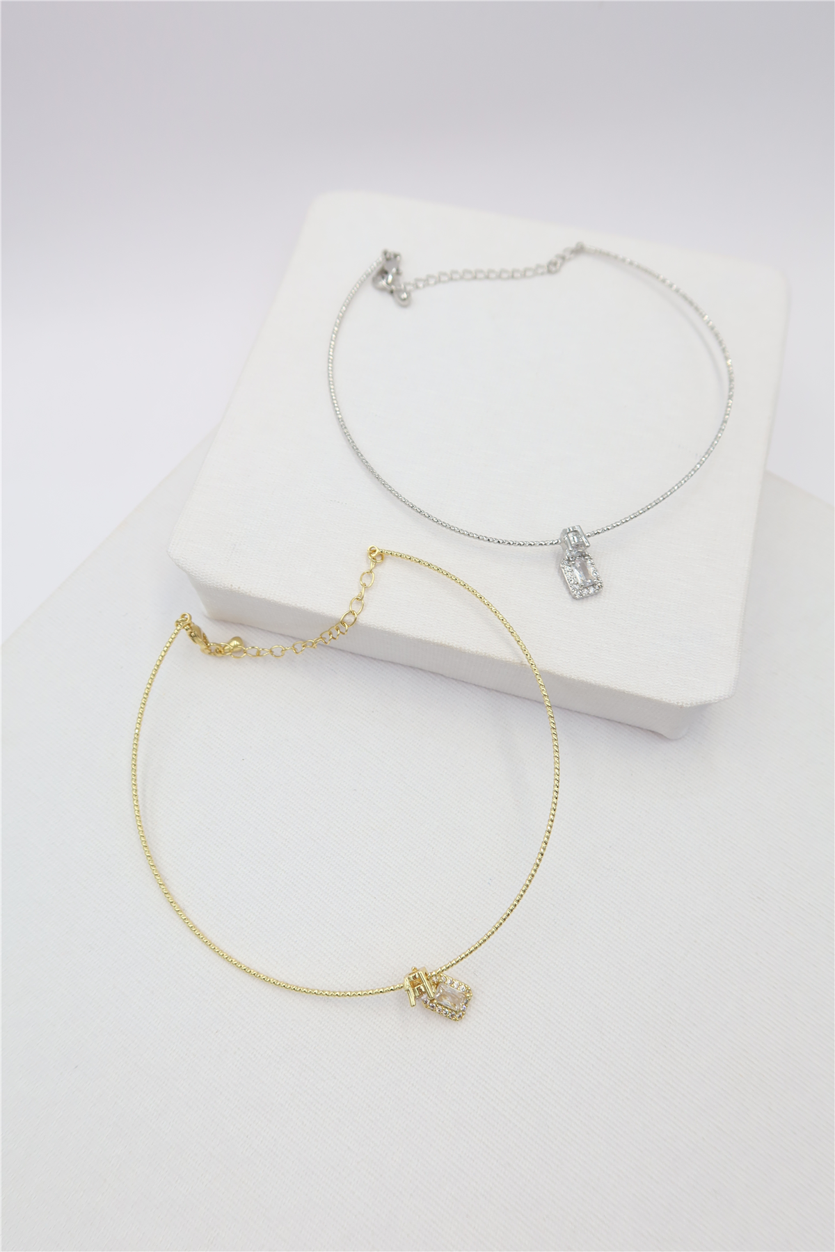 Charm Detaylı Çelik Misinalı Halhal