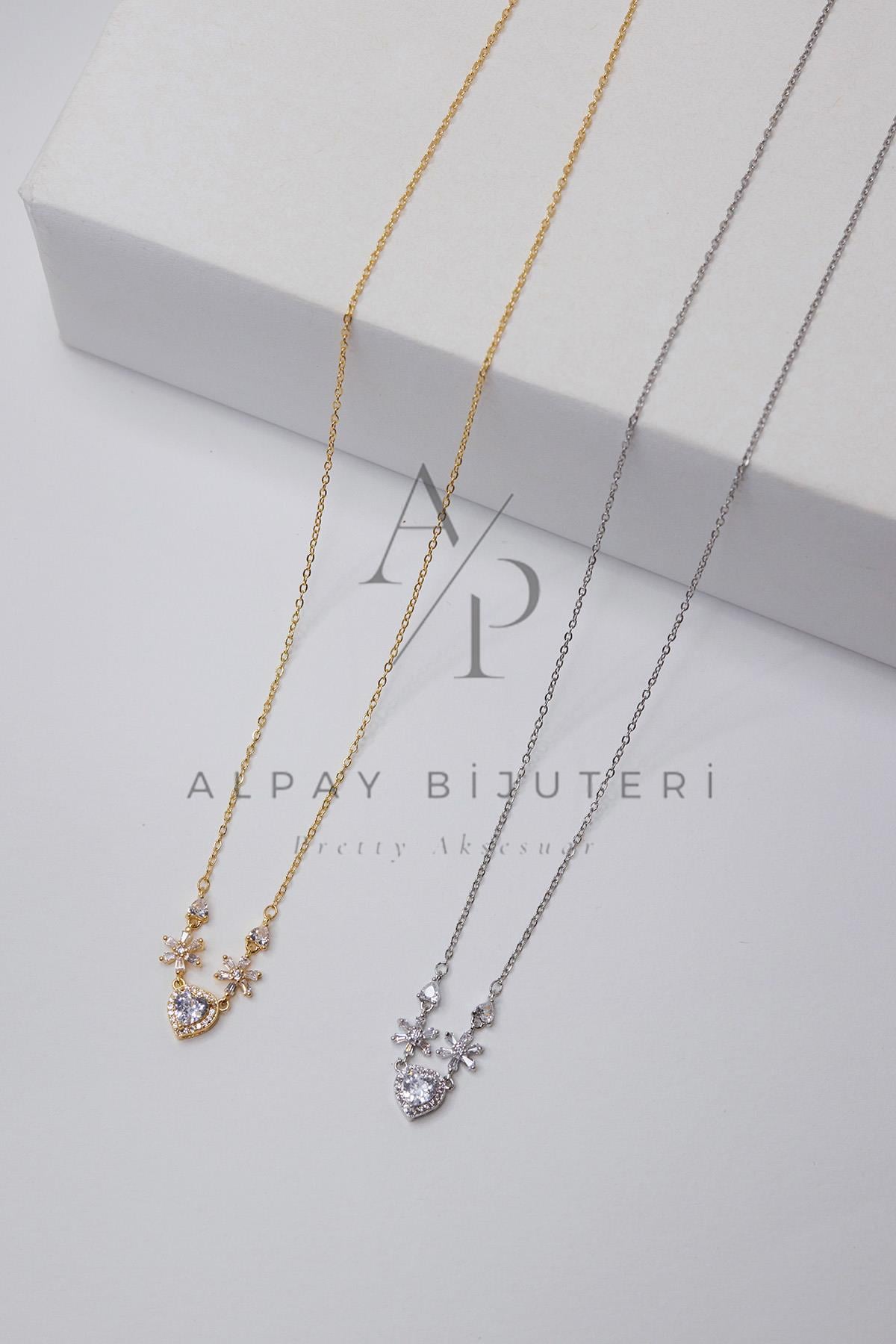 Şık Tasarım Kolye