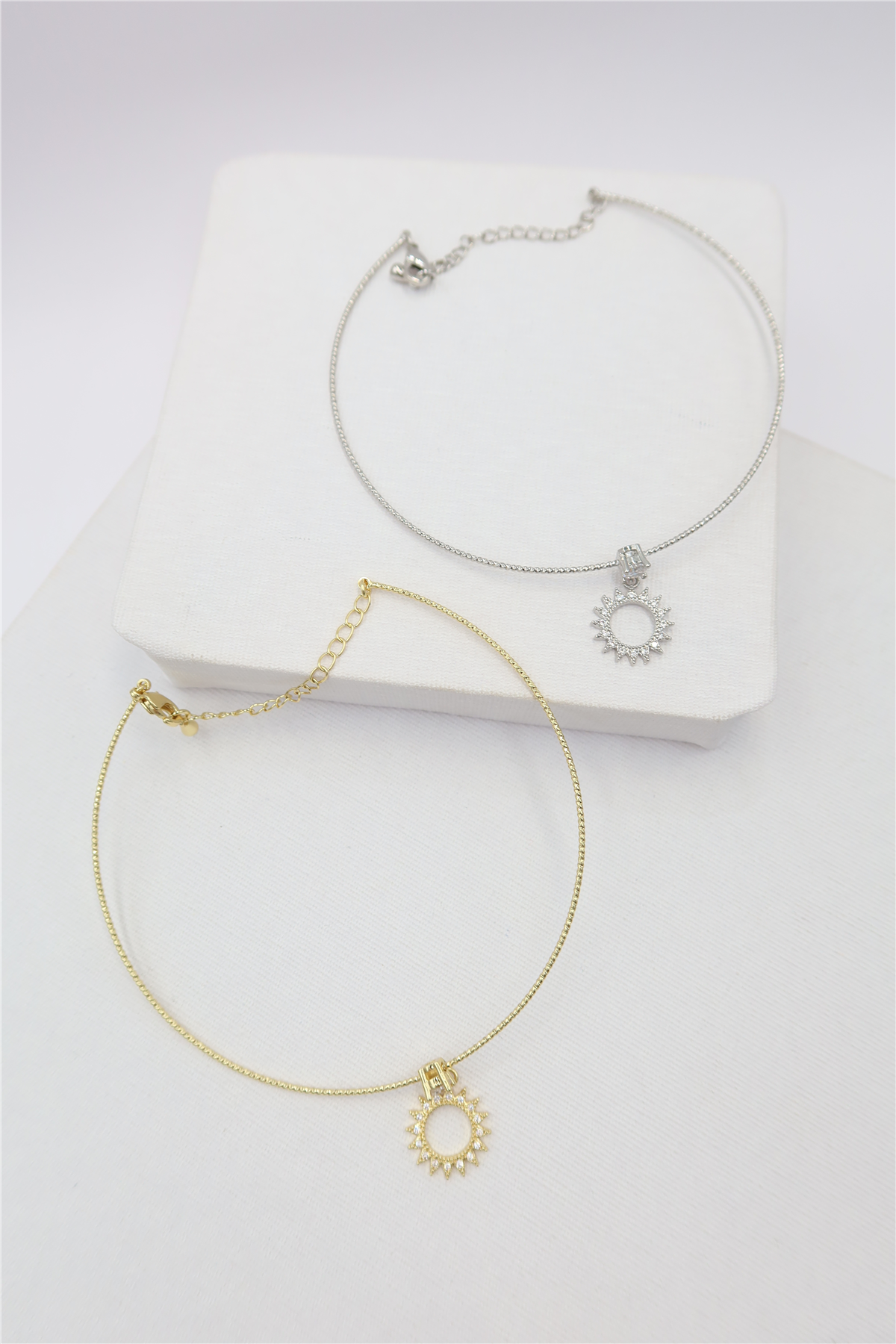 Charm Detaylı Çelik Misinalı Halhal