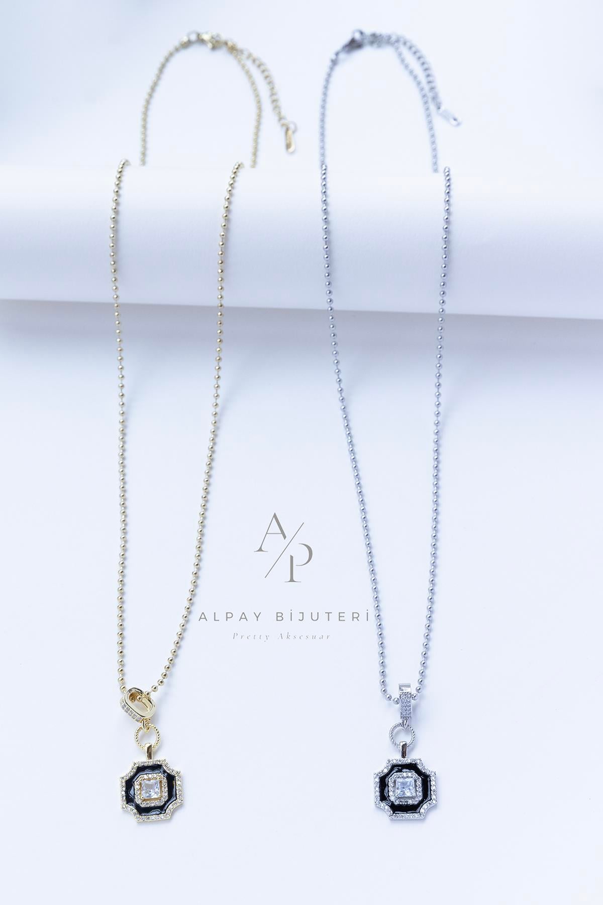 Siyah Taş Detay Çelik Kolye