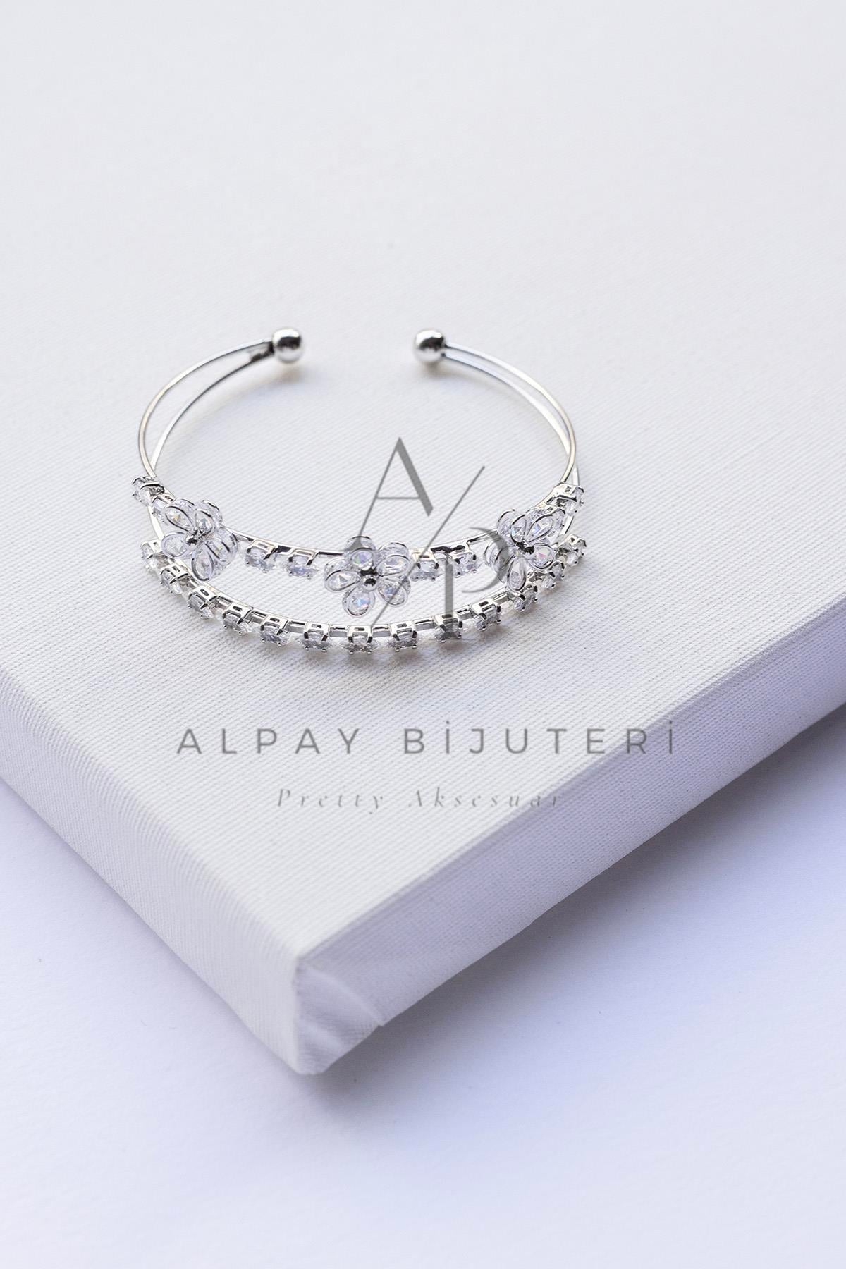 Şık Tasarım Kelepçe Bileklik