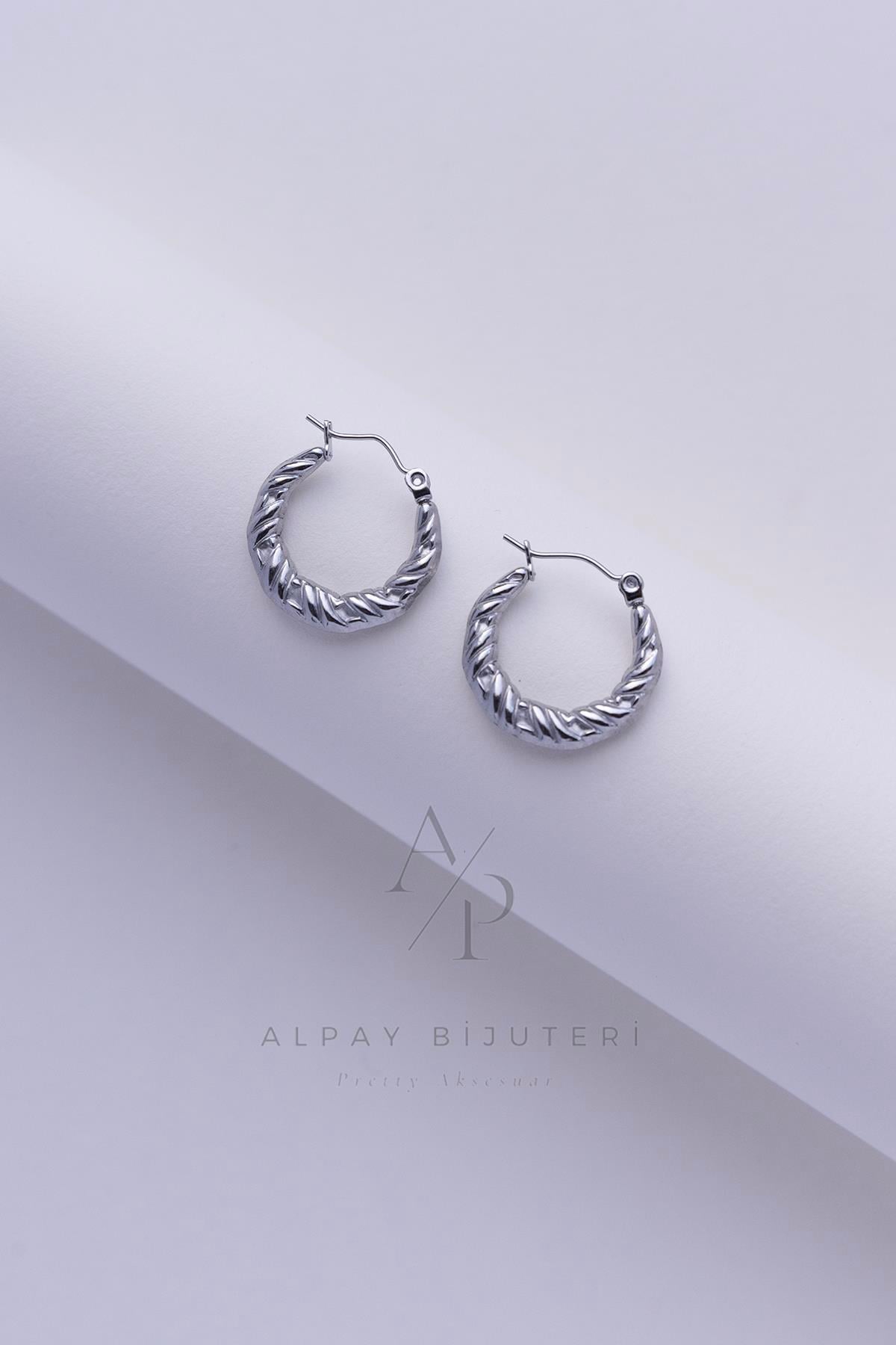 Bükümlü Halka Çelik Küpe