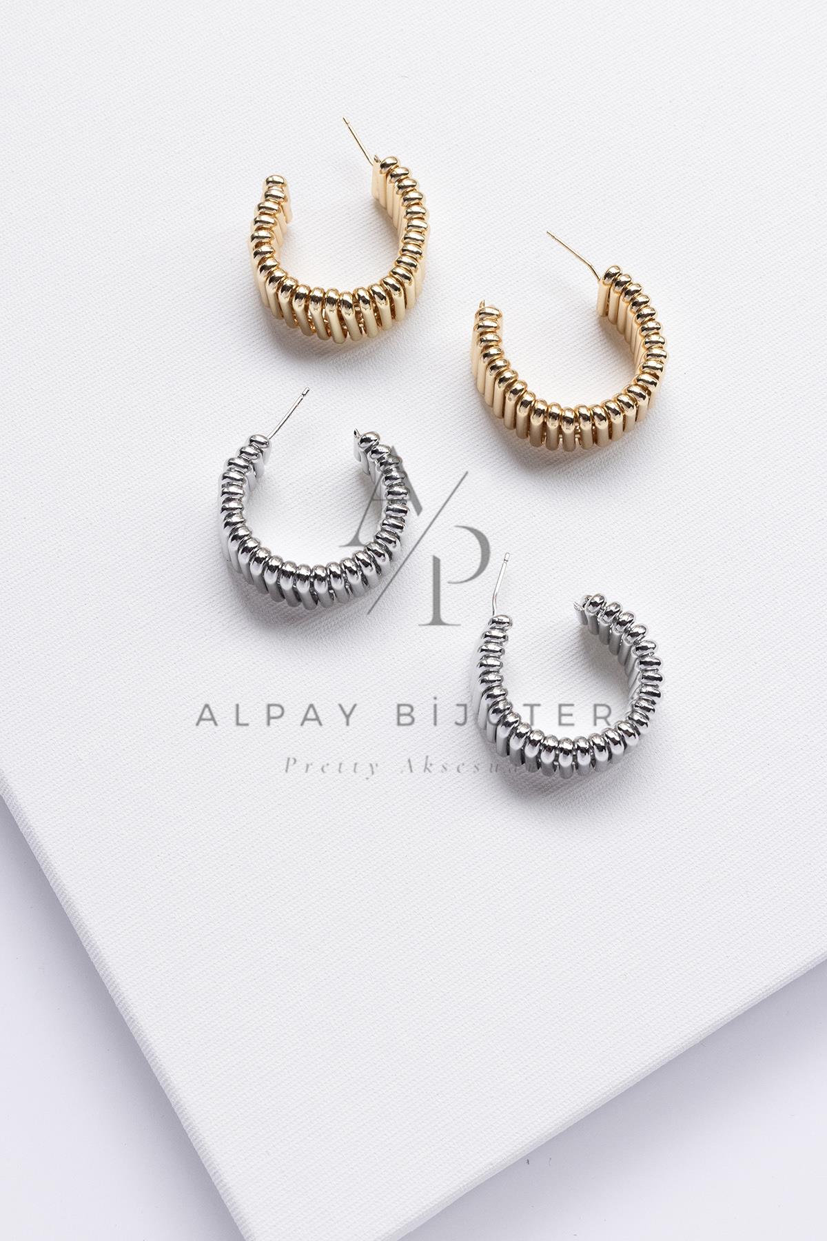 Şık Tasarım Halka Küpe