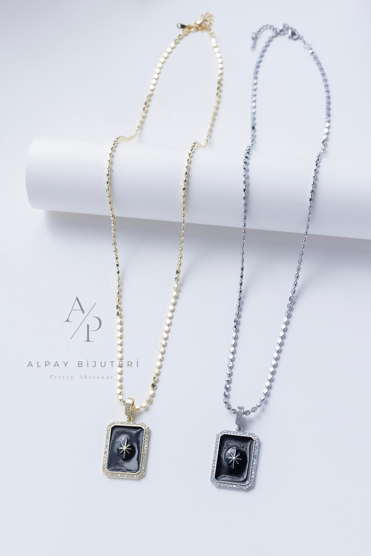 Siyah Taş Detaylı Çelik Kolye