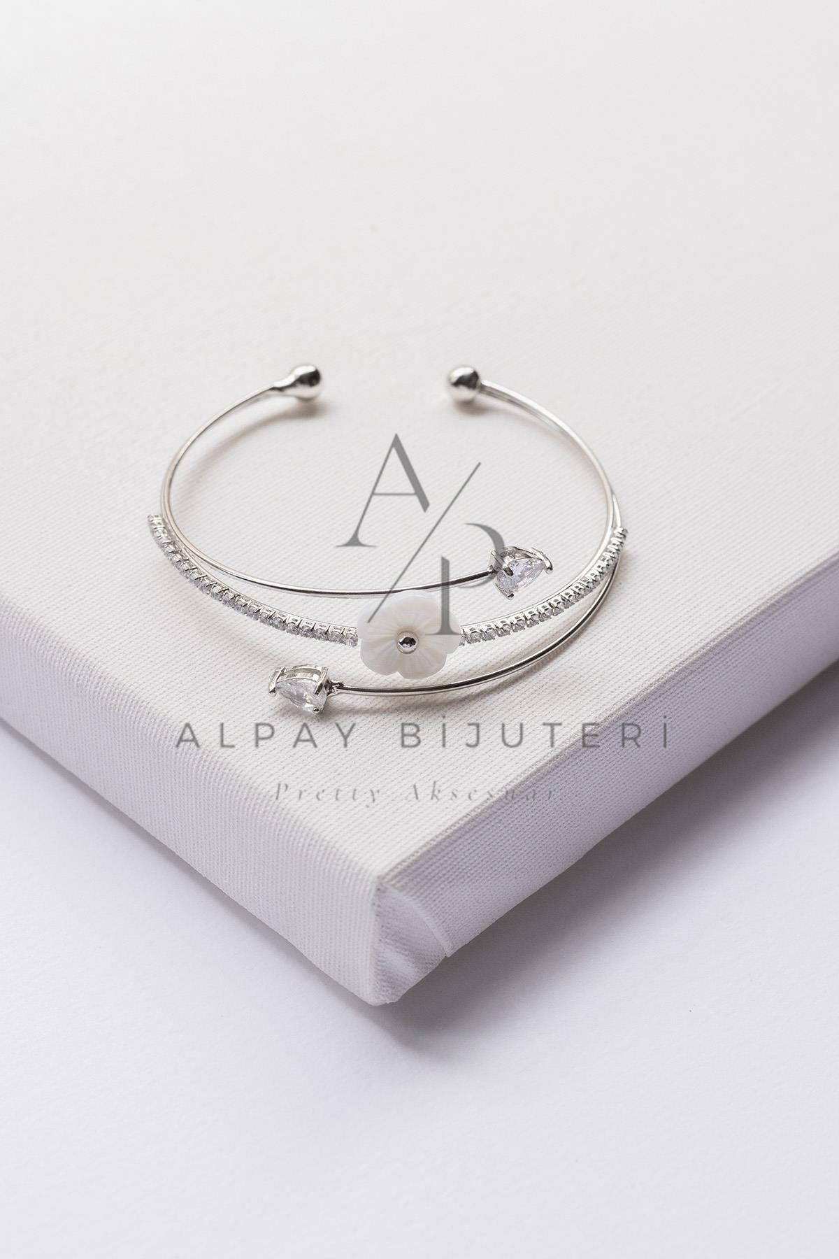 Şık Tasarım Kelepçe Bileklik