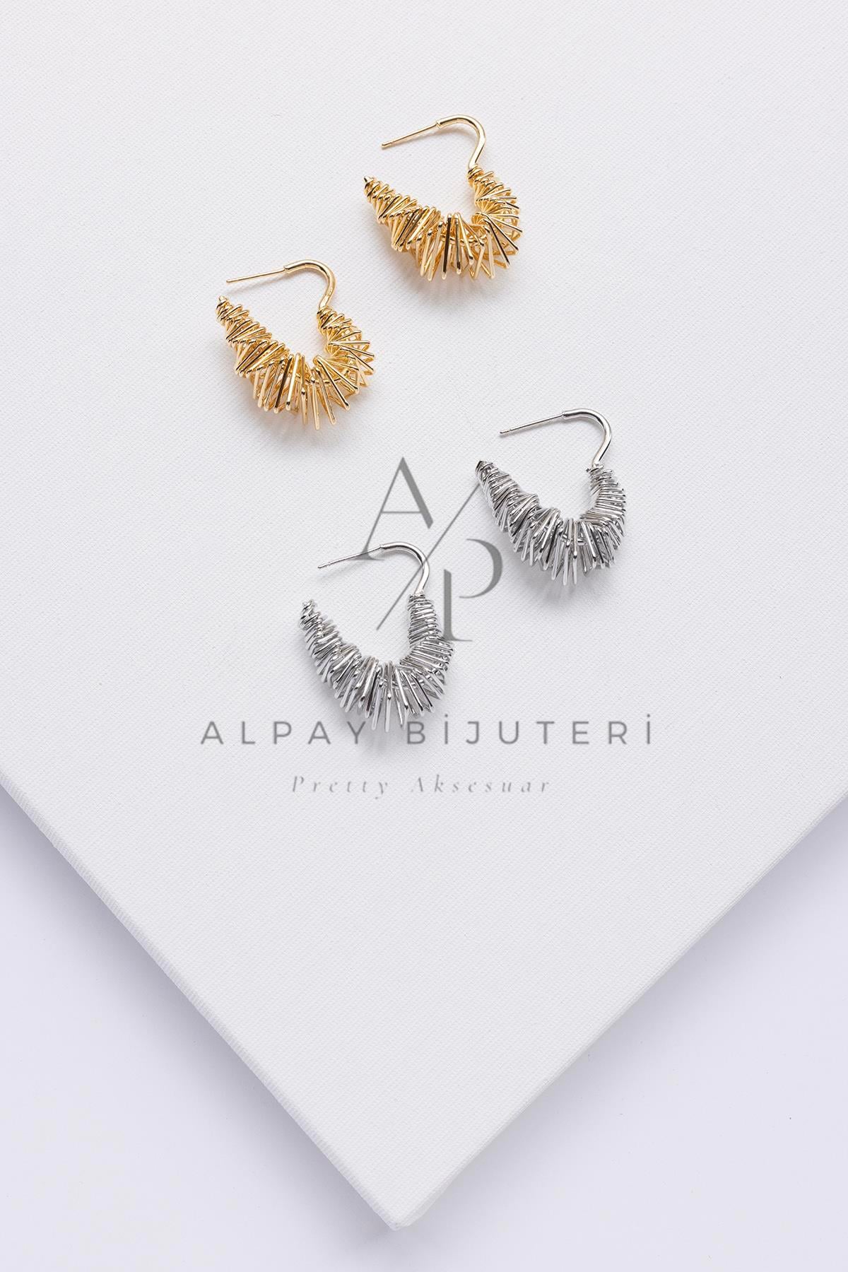 Şık Tasarım Küpe