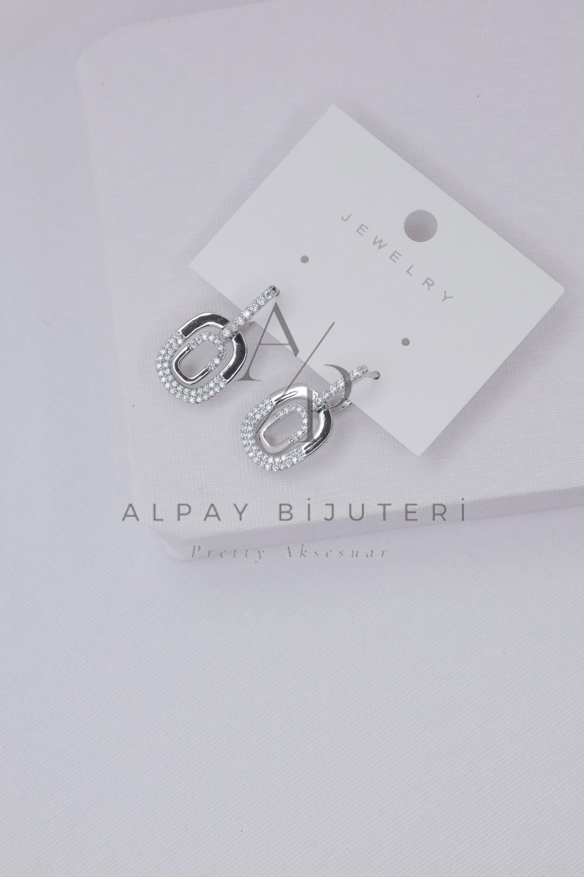 Şık Tasarım Küpe