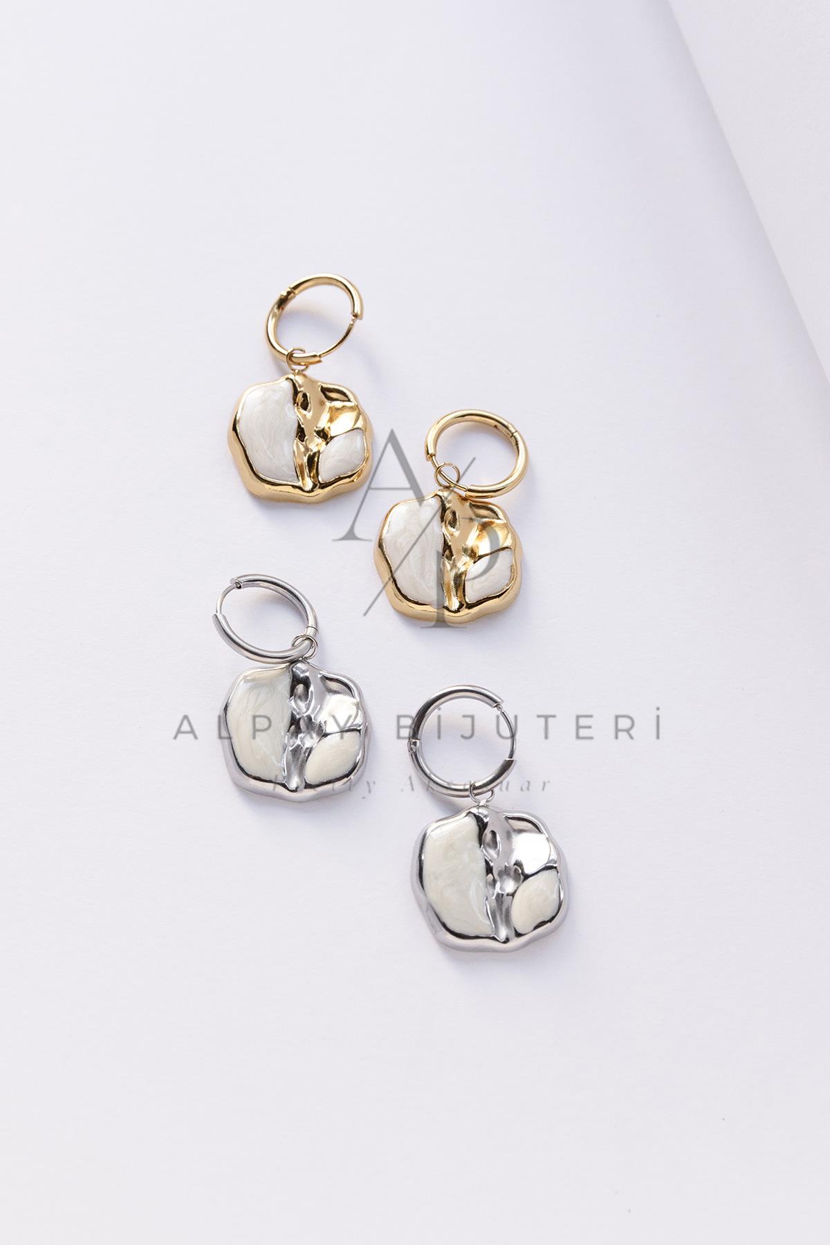 Beyaz Taş Detay Küpe